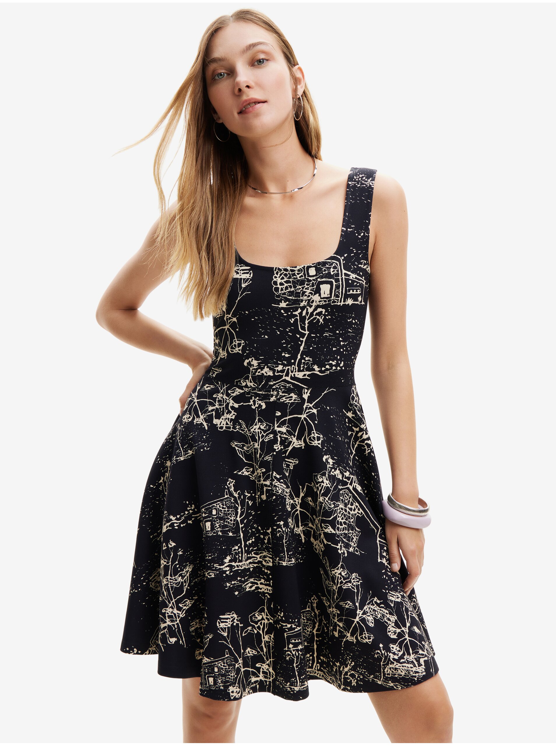 Levně Krémovo-černé dámské vzorované šaty Desigual Tually