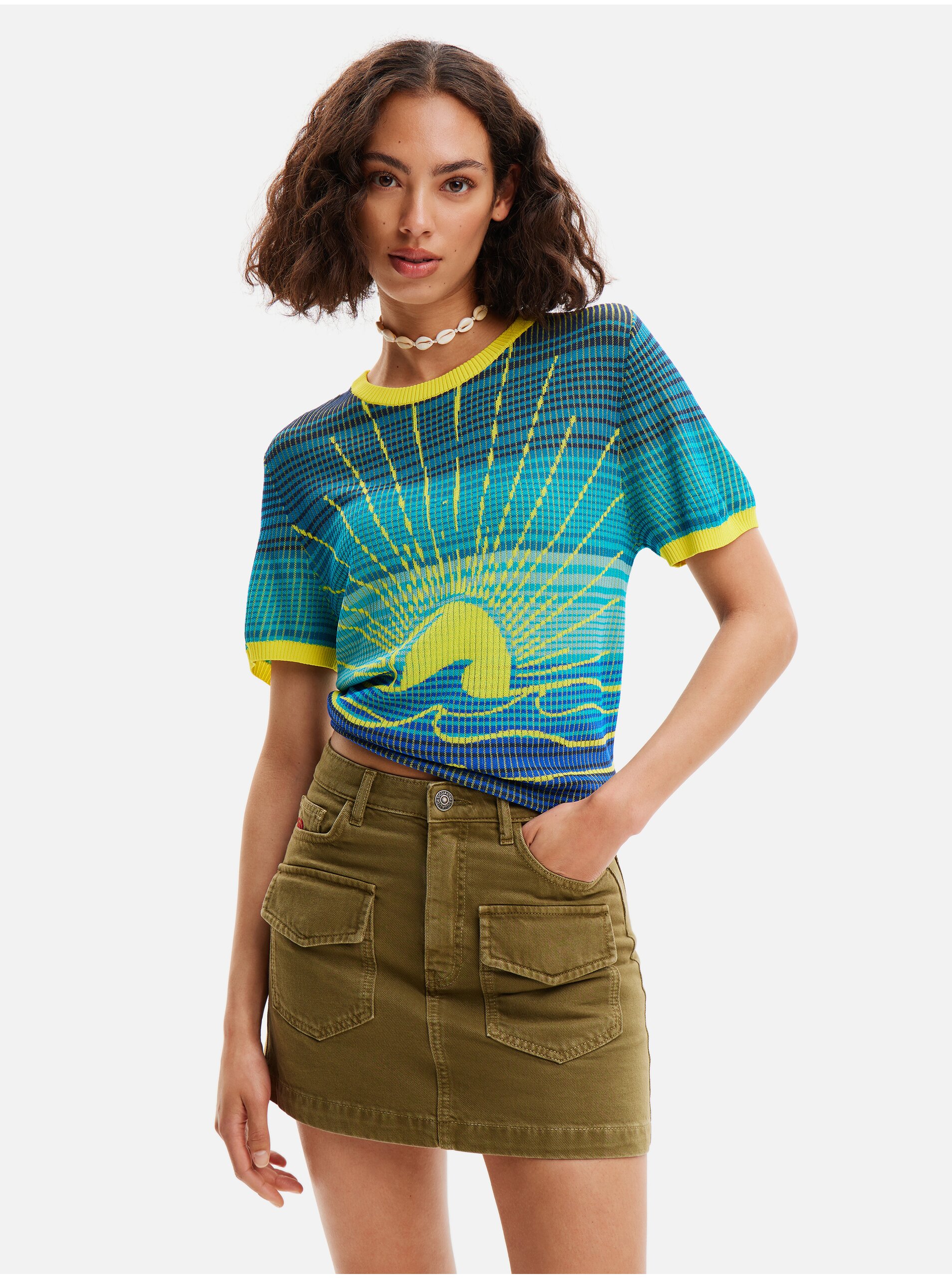 Levně Žluto-modré dámské úpletové tričko Desigual Sun