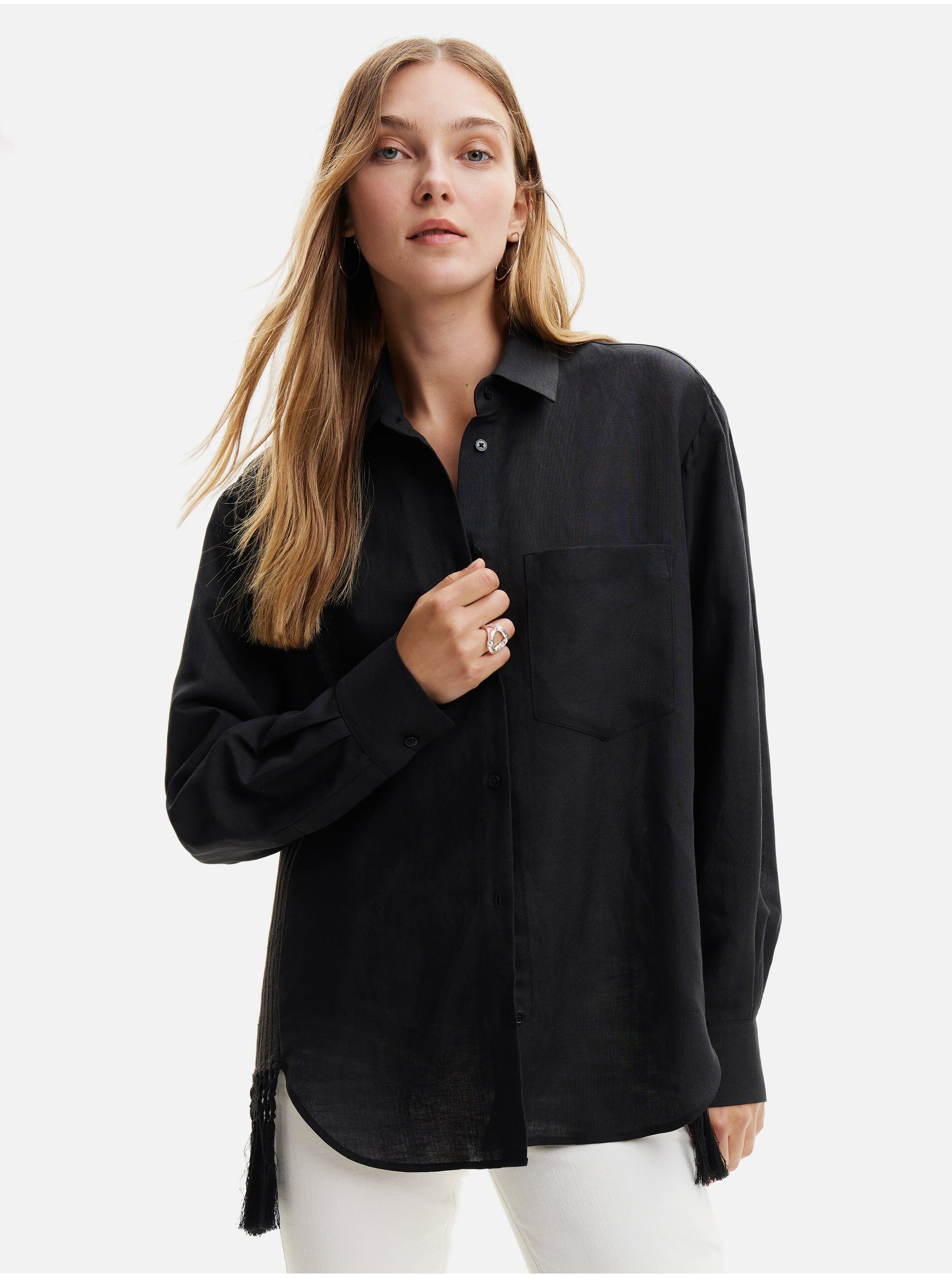 E-shop Čierna dámska oversize košeľa s prímesou ľanu Desigual Fringes