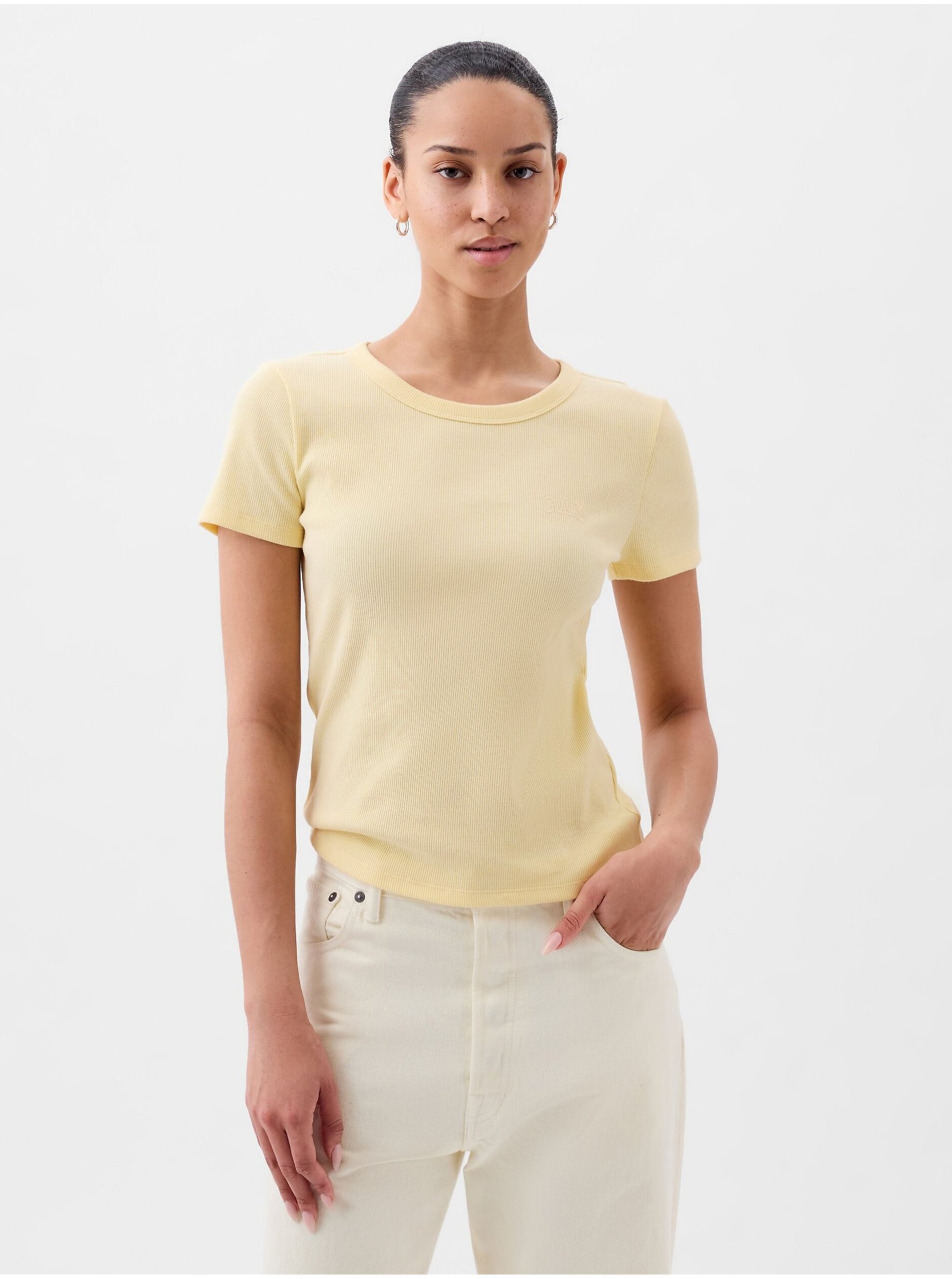 E-shop Meruňkové dámské basic tričko GAP