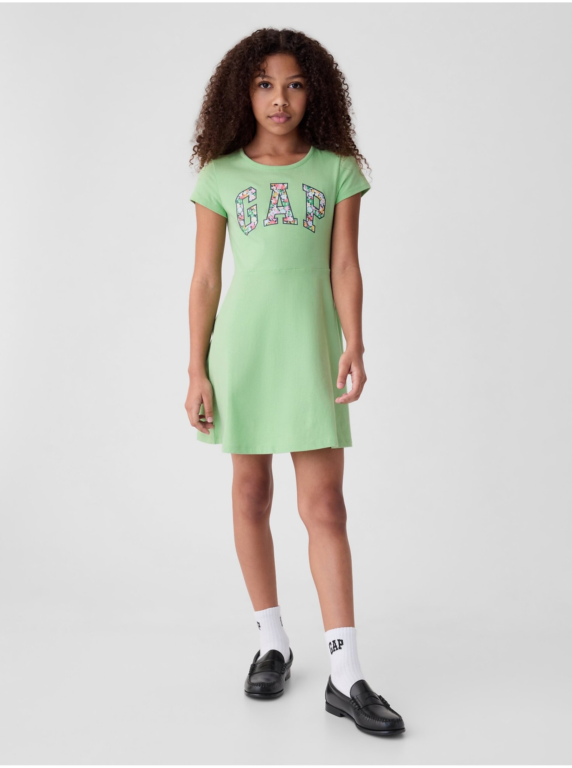 Lacno Svetlo zelené dievčenské šaty s logom GAP