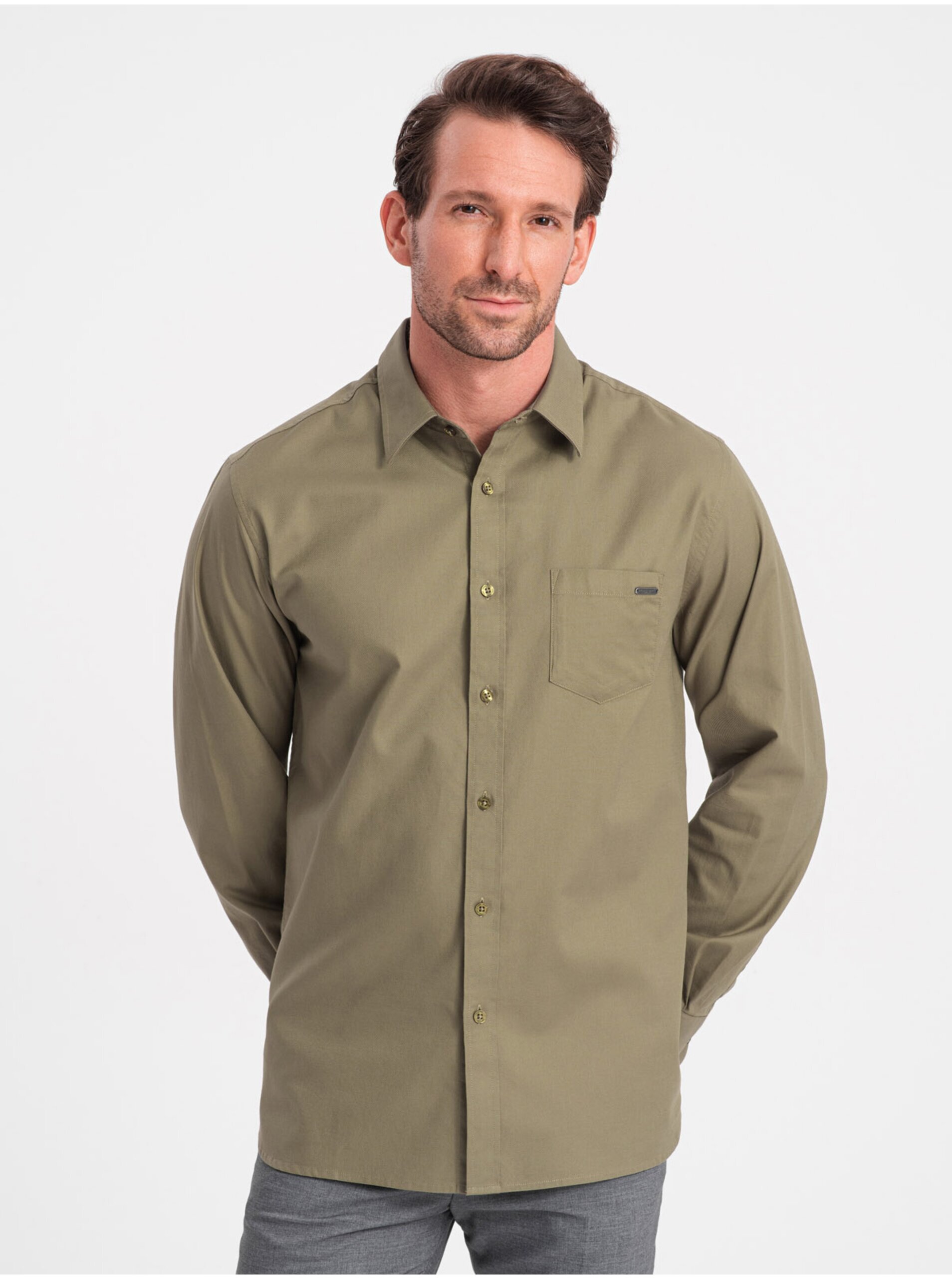 Lacno Zelená pánska vrchná košeľa Ombre Clothing