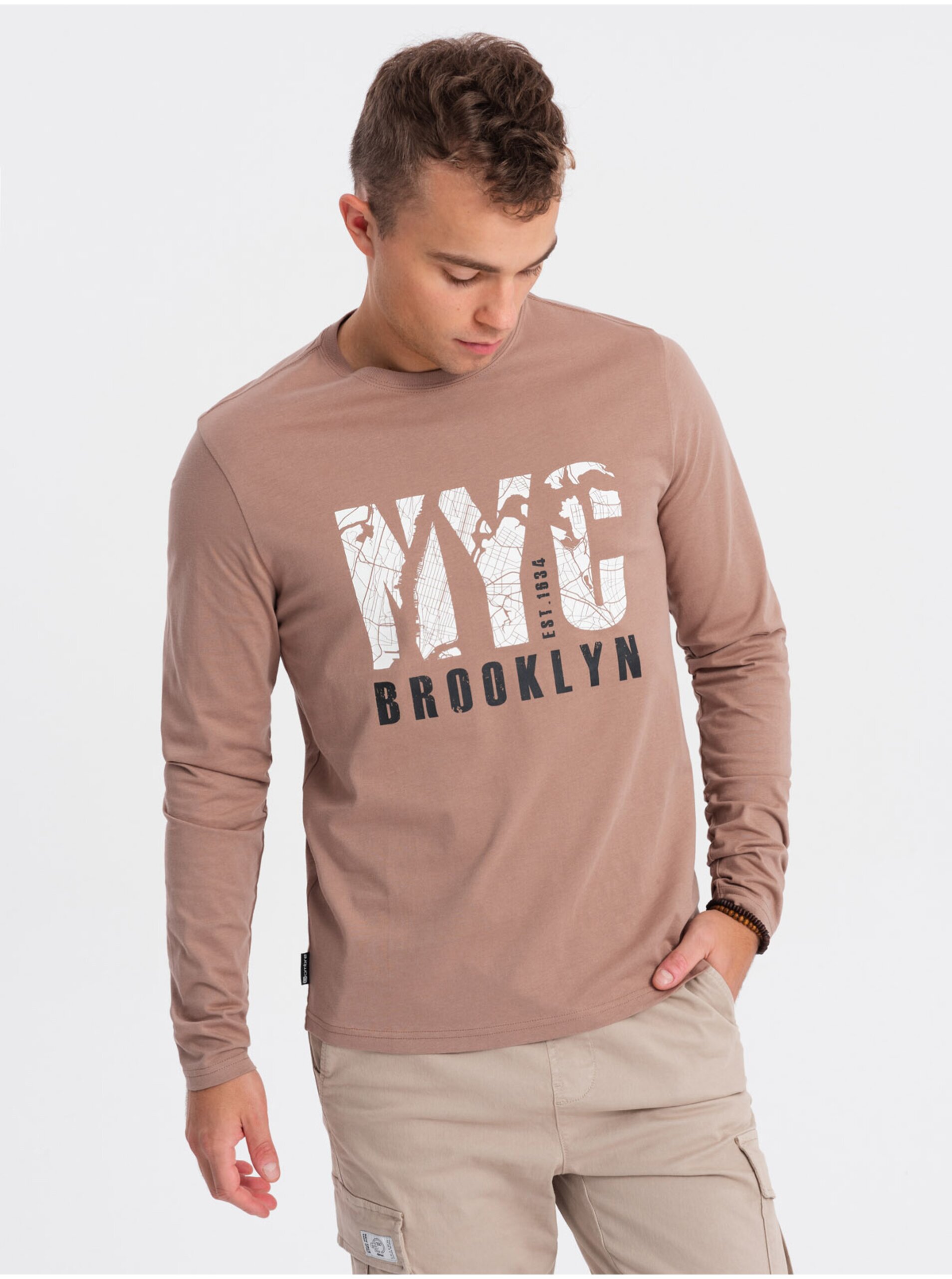 E-shop Hnědé pánské tričko Ombre Clothing