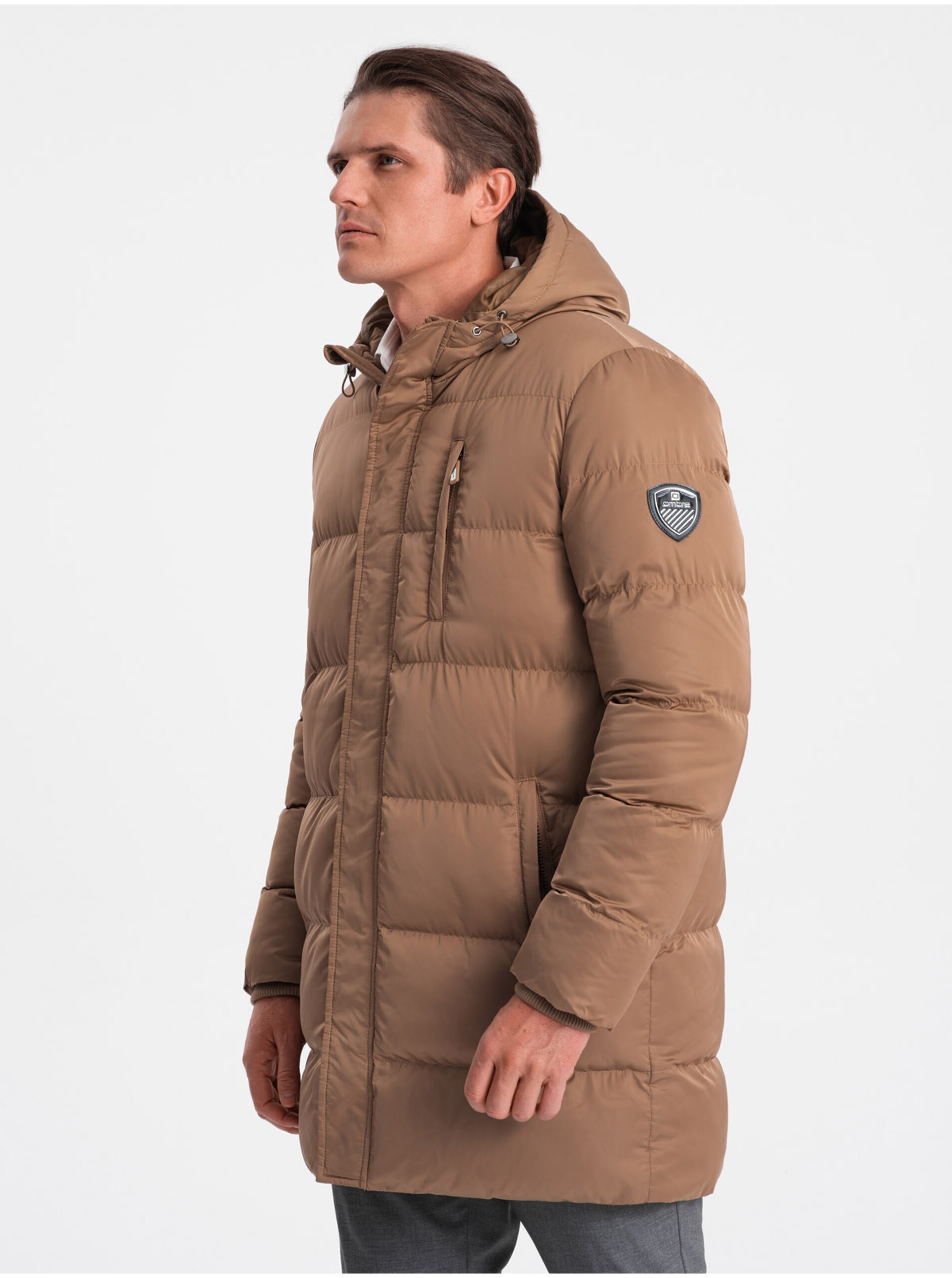 Levně Hnědý pánský zimní prošívaný kabát Ombre Clothing