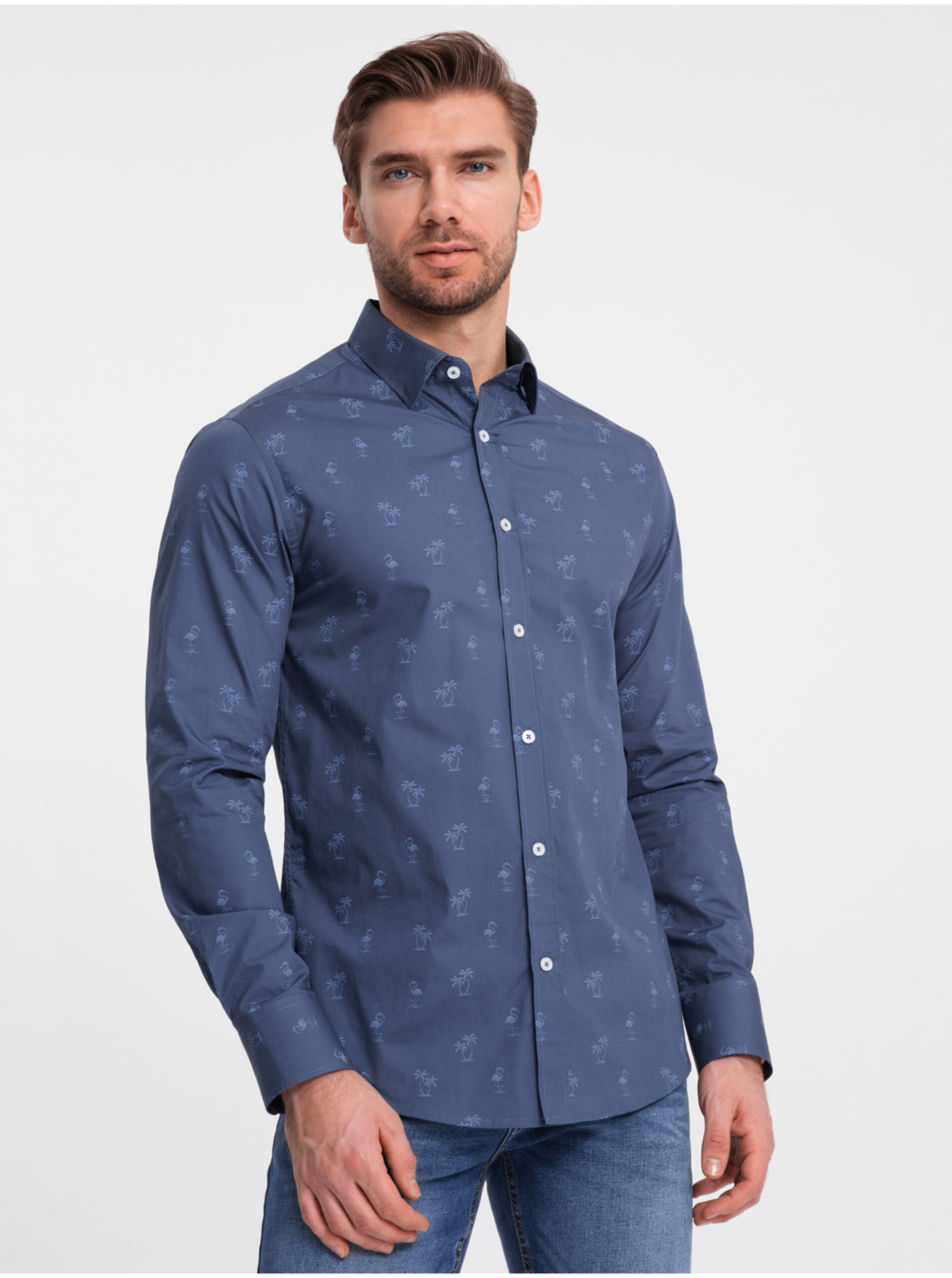 Levně Tmavě modrá pánská vzorovaná košile Ombre Clothing