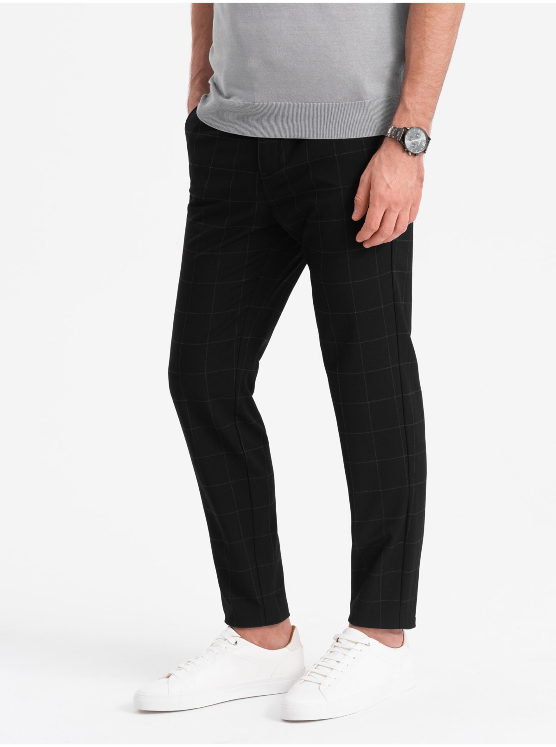Levně Černé pánské kostkované kalhoty Ombre Clothing