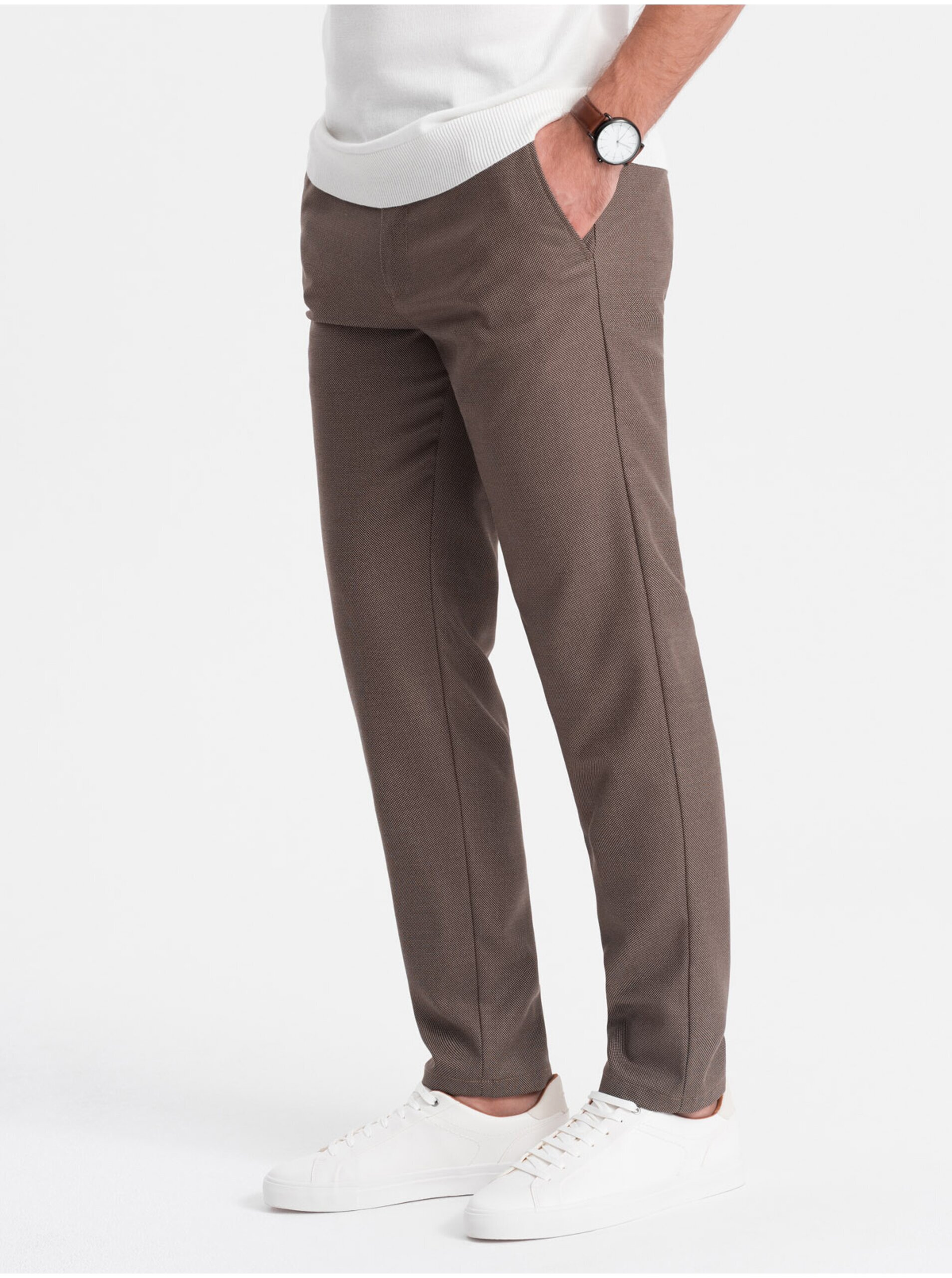 E-shop Hnědé pánské slim fit chino kalhoty Ombre Clothing