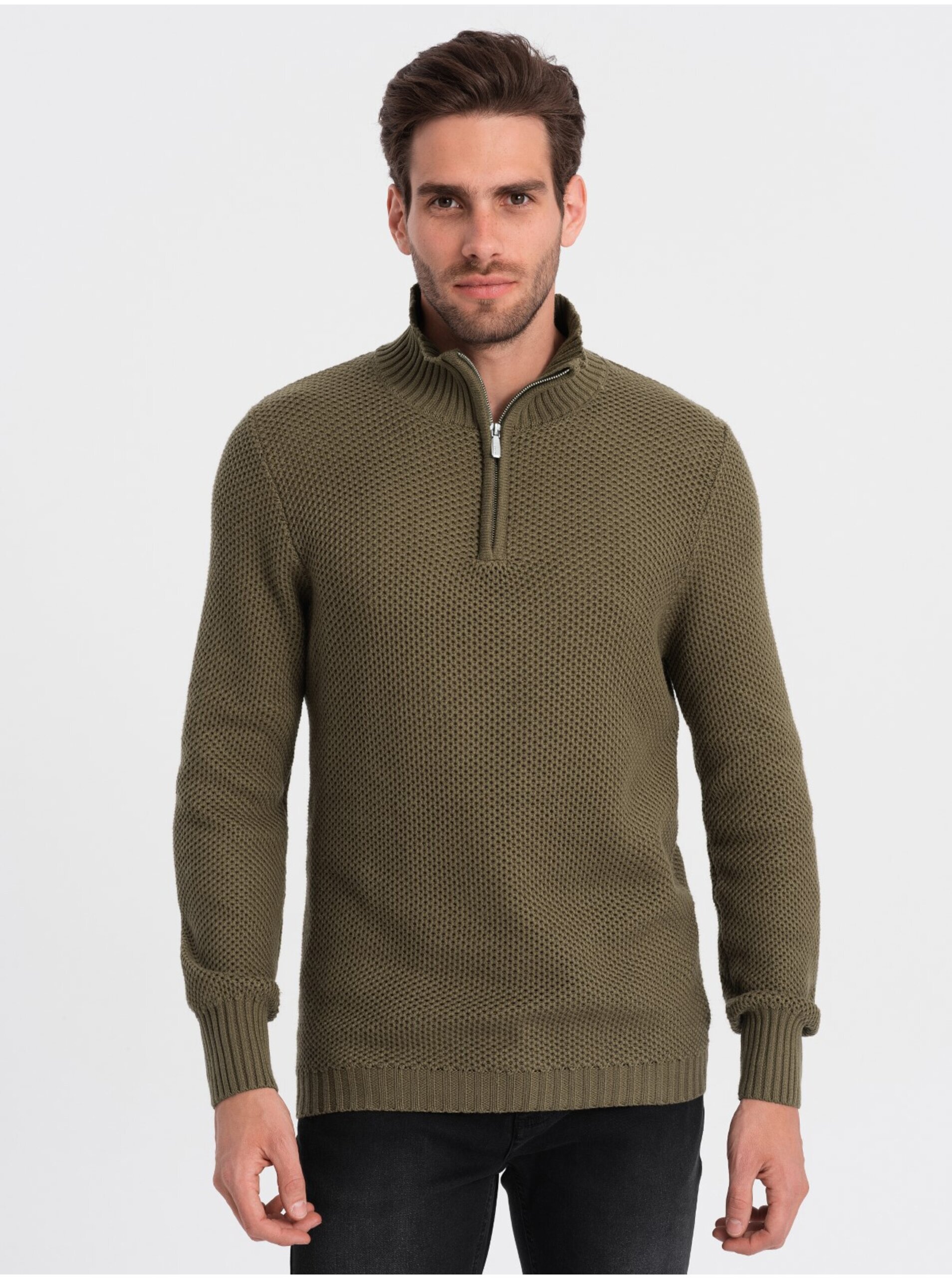 Lacno Kaki pánsky sveter s golierom Ombre Clothing