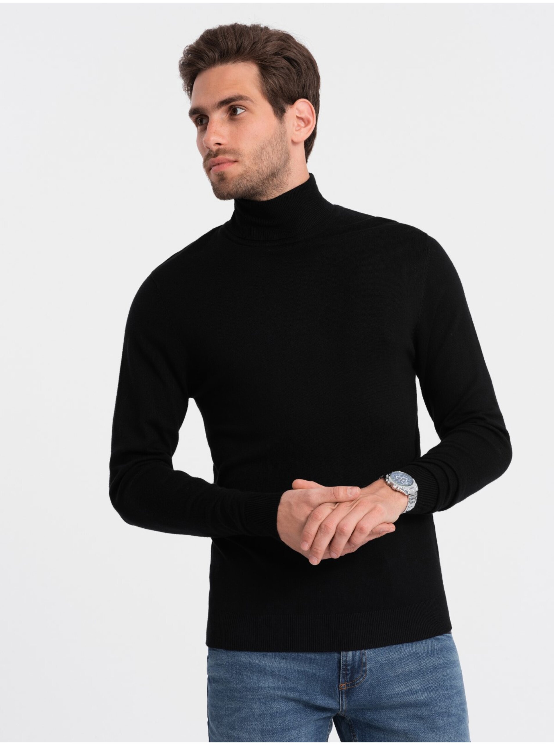 Lacno Čierny pánsky basic sveter s rolákom Ombre Clothing