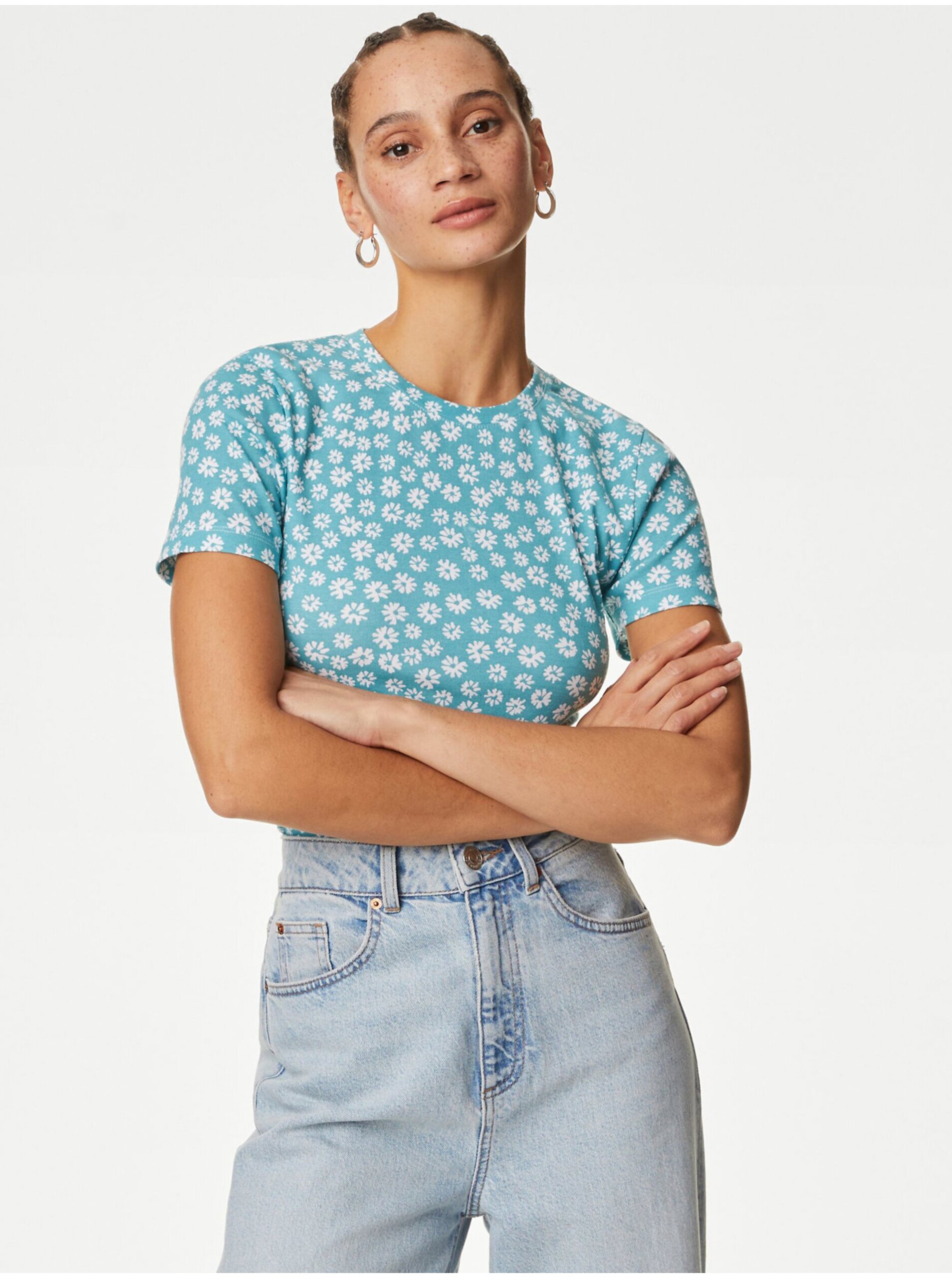 Lacno Svetlomodré dámske kvetované tričko Marks & Spencer
