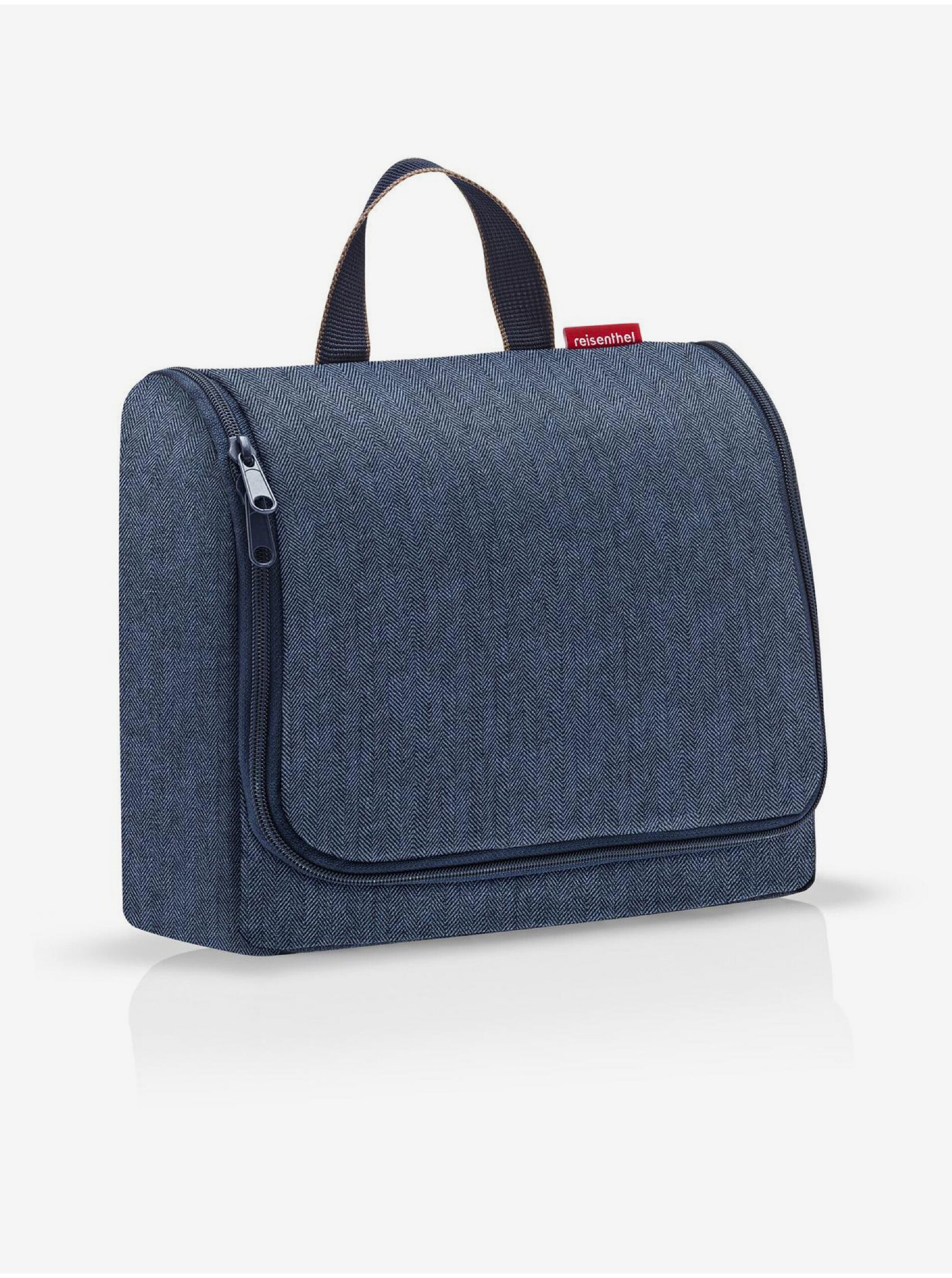 E-shop Tmavě mdorá kosmetická taška Reisenthel Toiletbag XL Herringbone Dark Blue