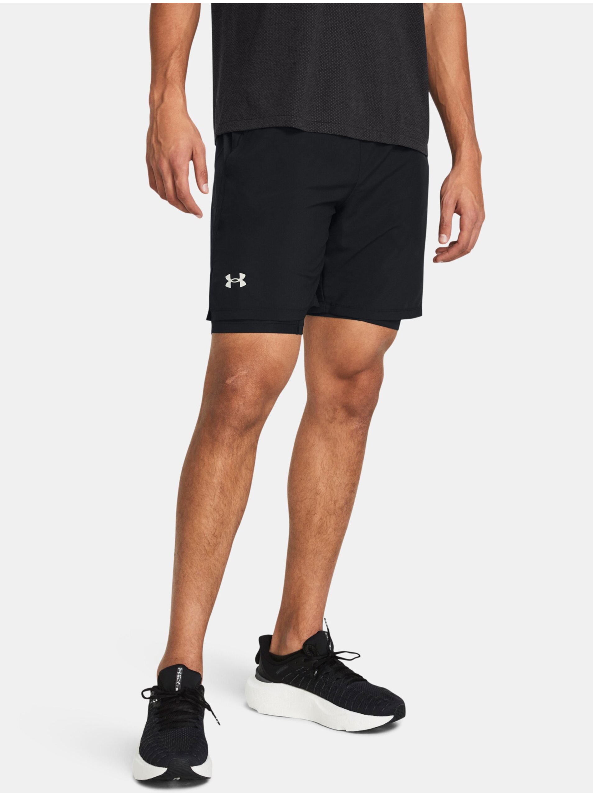 Levně Černé sportovní kraťasy Under Armour UA LAUNCH 7'' 2-IN-1 SHORTS