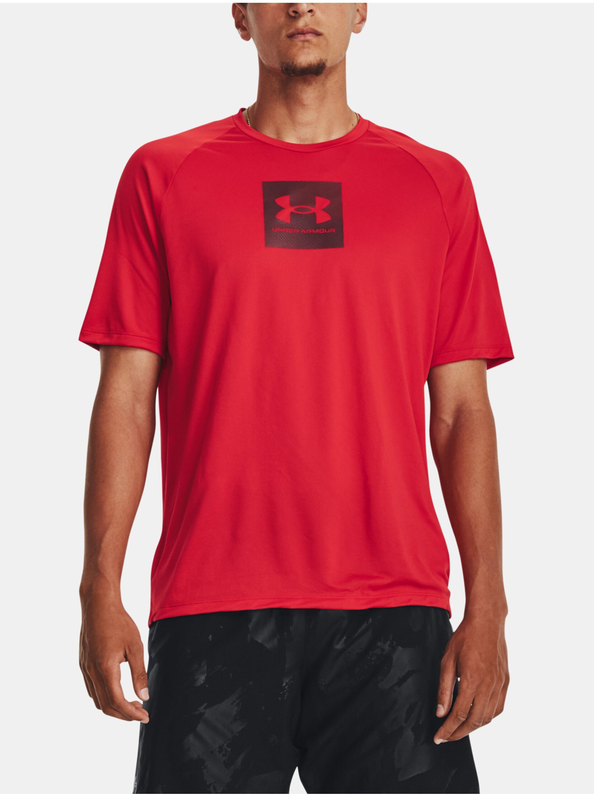 Levně Červené sportovní tričko Under Armour UA Tech Prt Fill SS