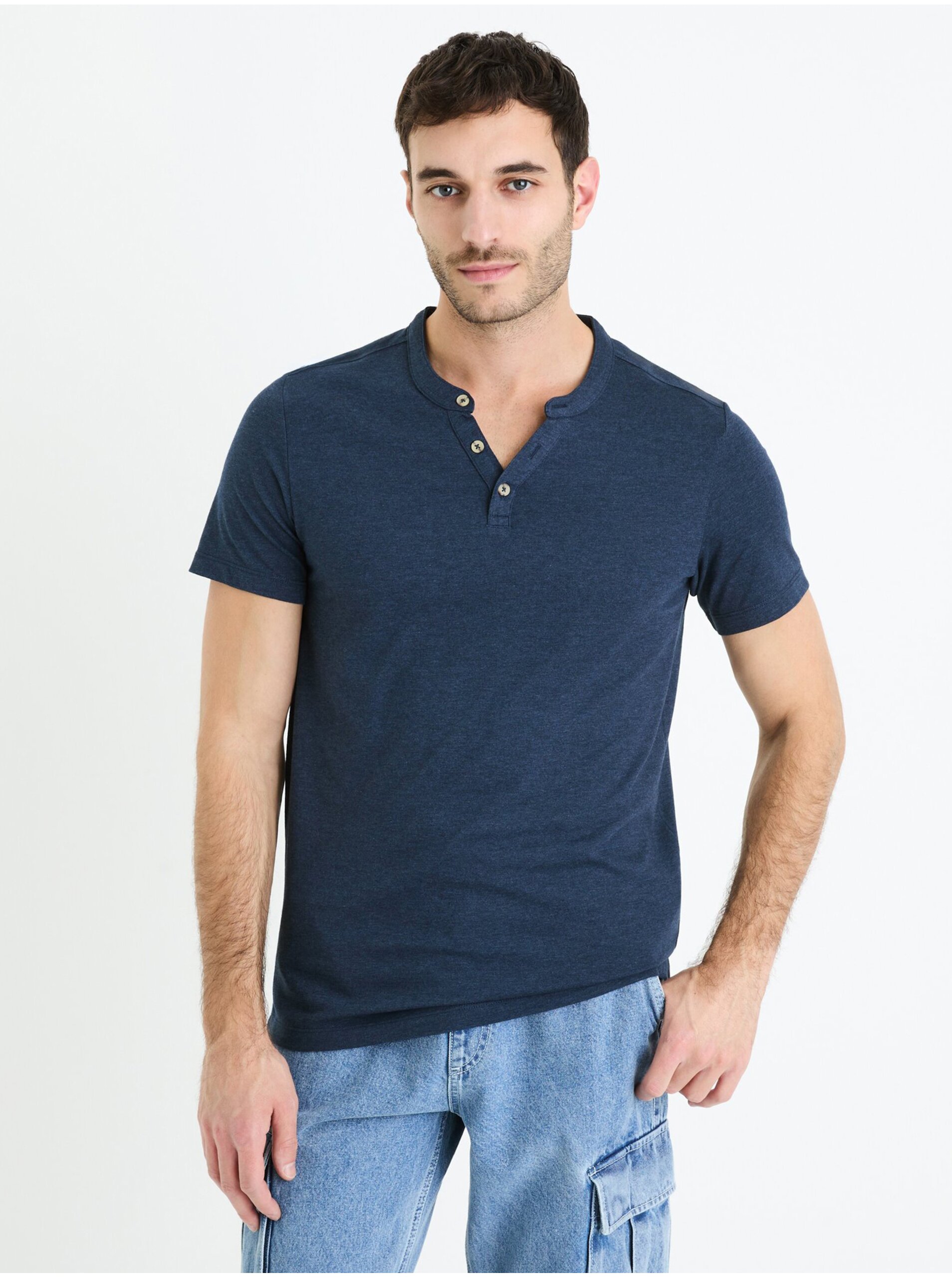 E-shop Tmavě modré pánské tričko Celio Cegeti