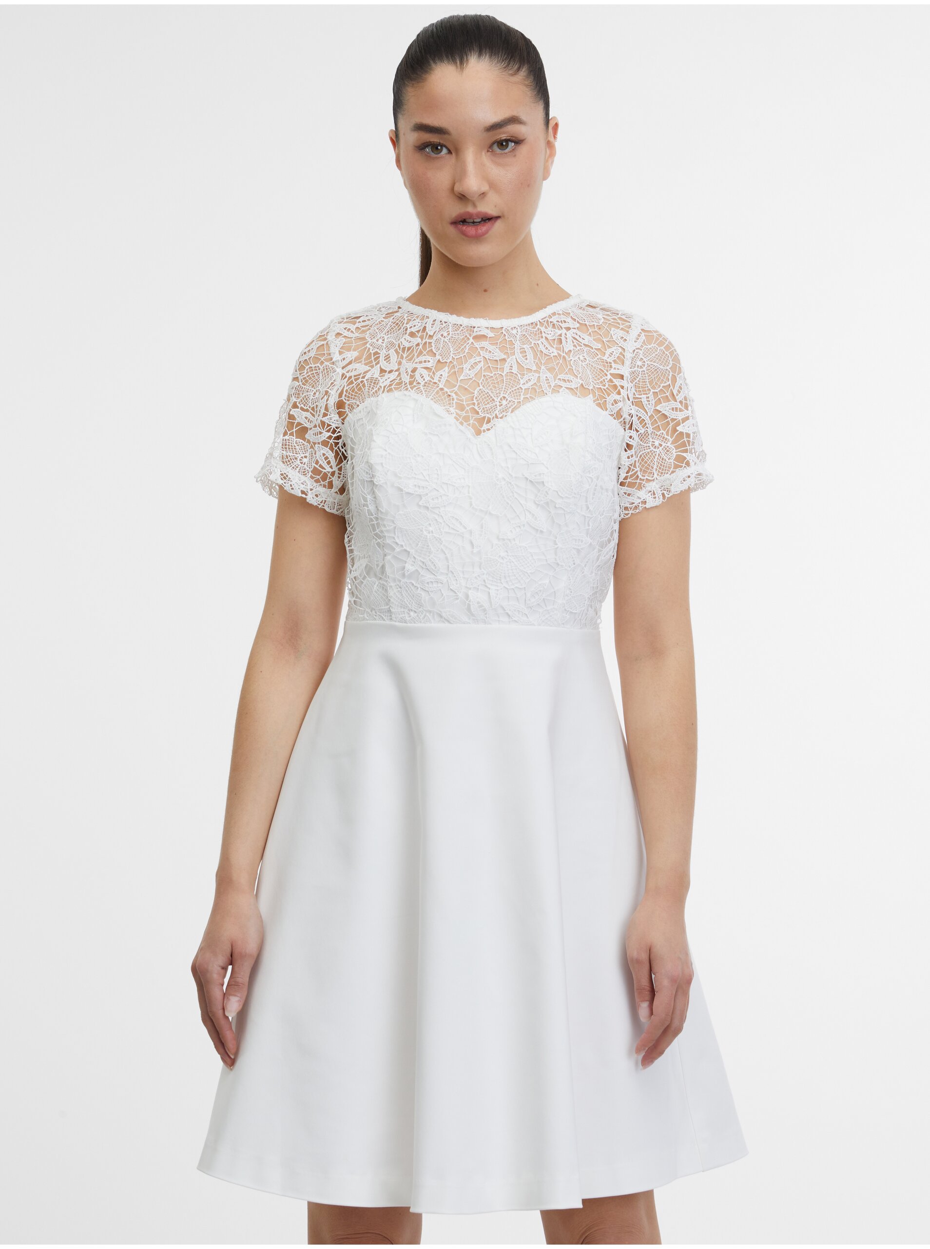 E-shop Bílé dámské šaty s krajkou ORSAY