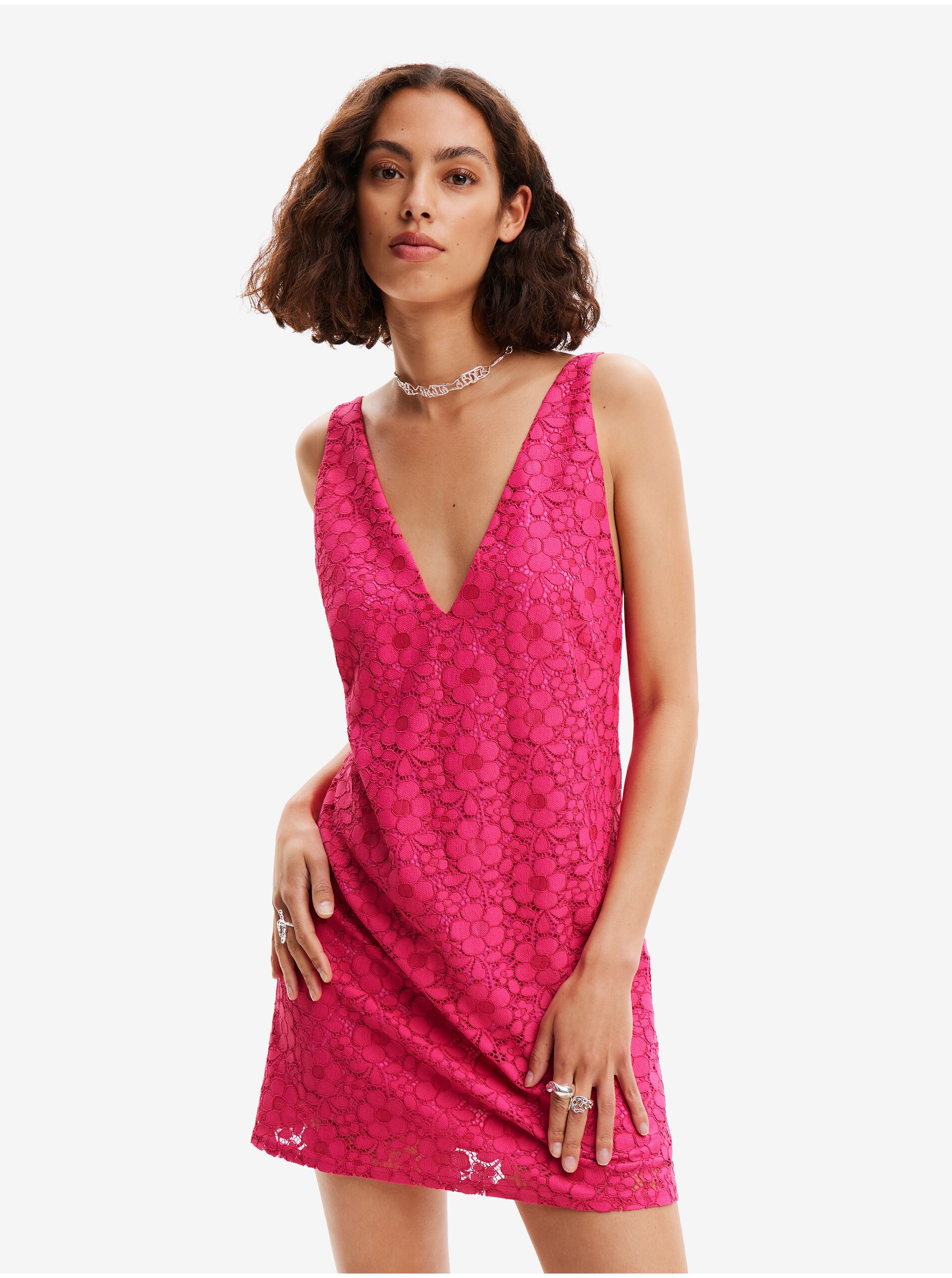 Levně Tmavě růžové dámské krajkové šaty Desigual Lace