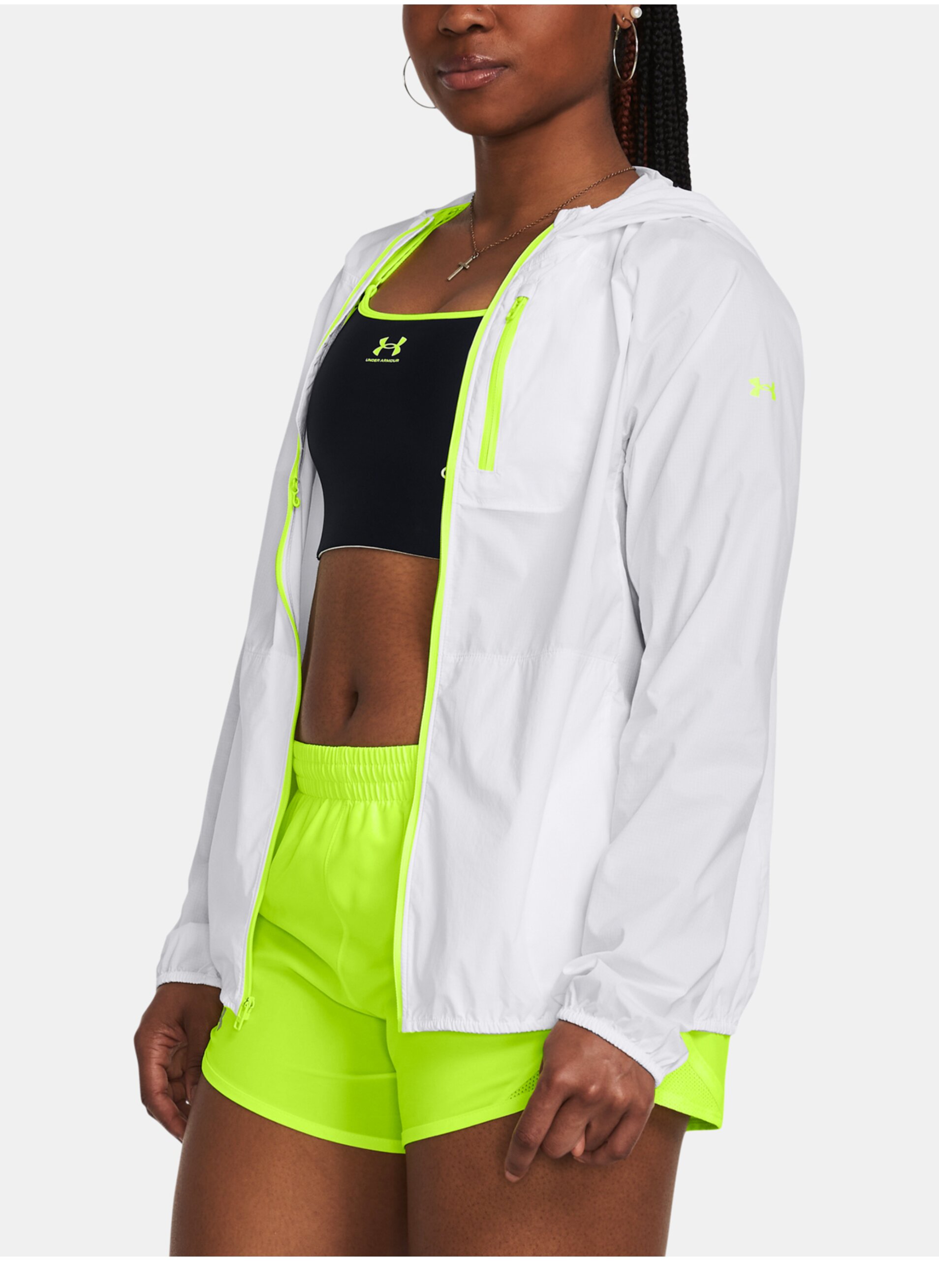 Lacno Biela športová bunda Under Armour LAUNCH LIGHTWEIGHT JKT