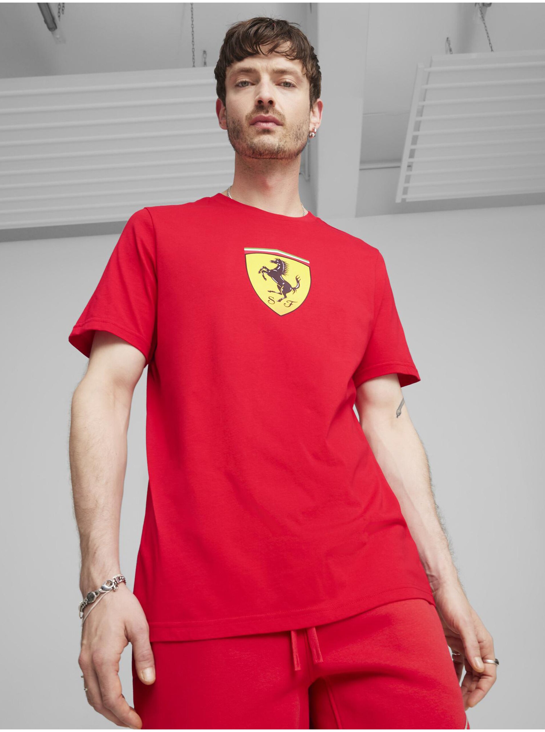 Levně Červené pánské tričko Puma Ferrari Race Big Shld T Clrd