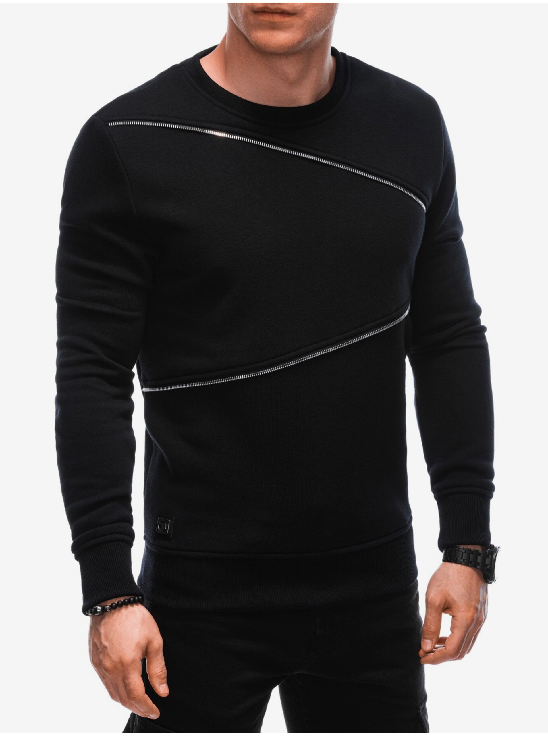 E-shop Čierna pánska mikina s ozdobnými zipsami Ombre Clothing