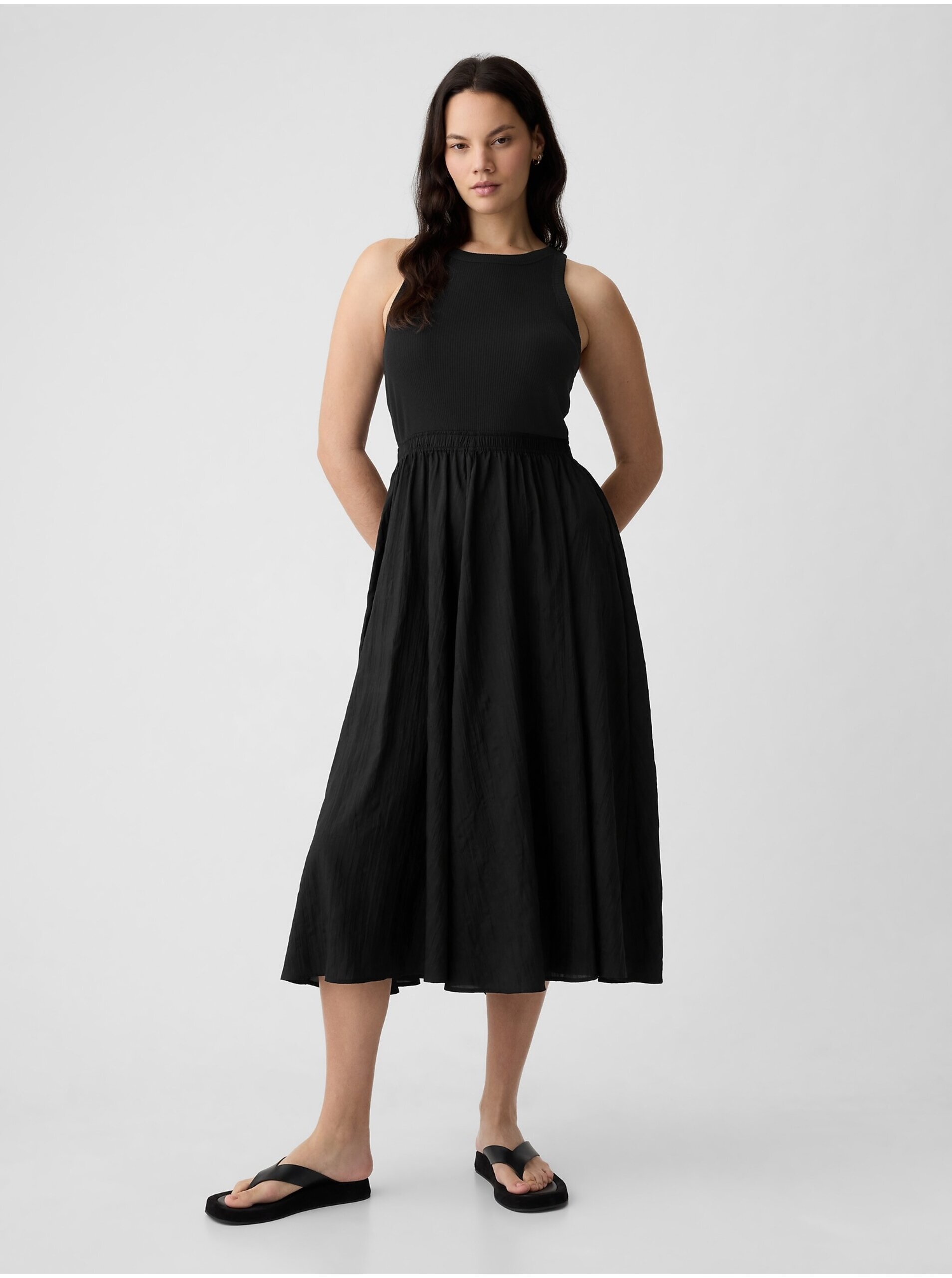 E-shop Čierne dámske mušelínové midi šaty GAP