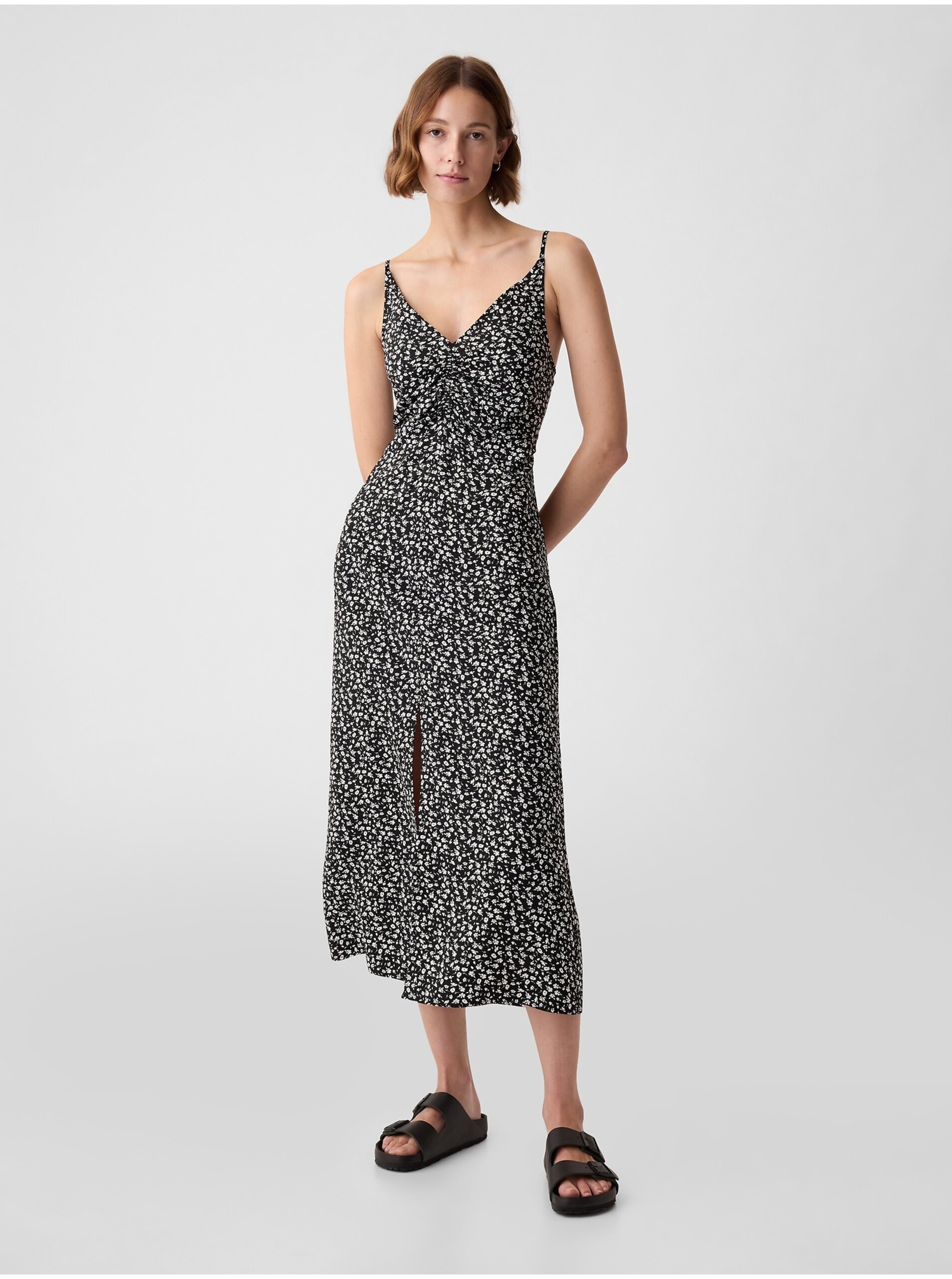 E-shop Čierne dámske kvetované midi šaty na ramienka GAP