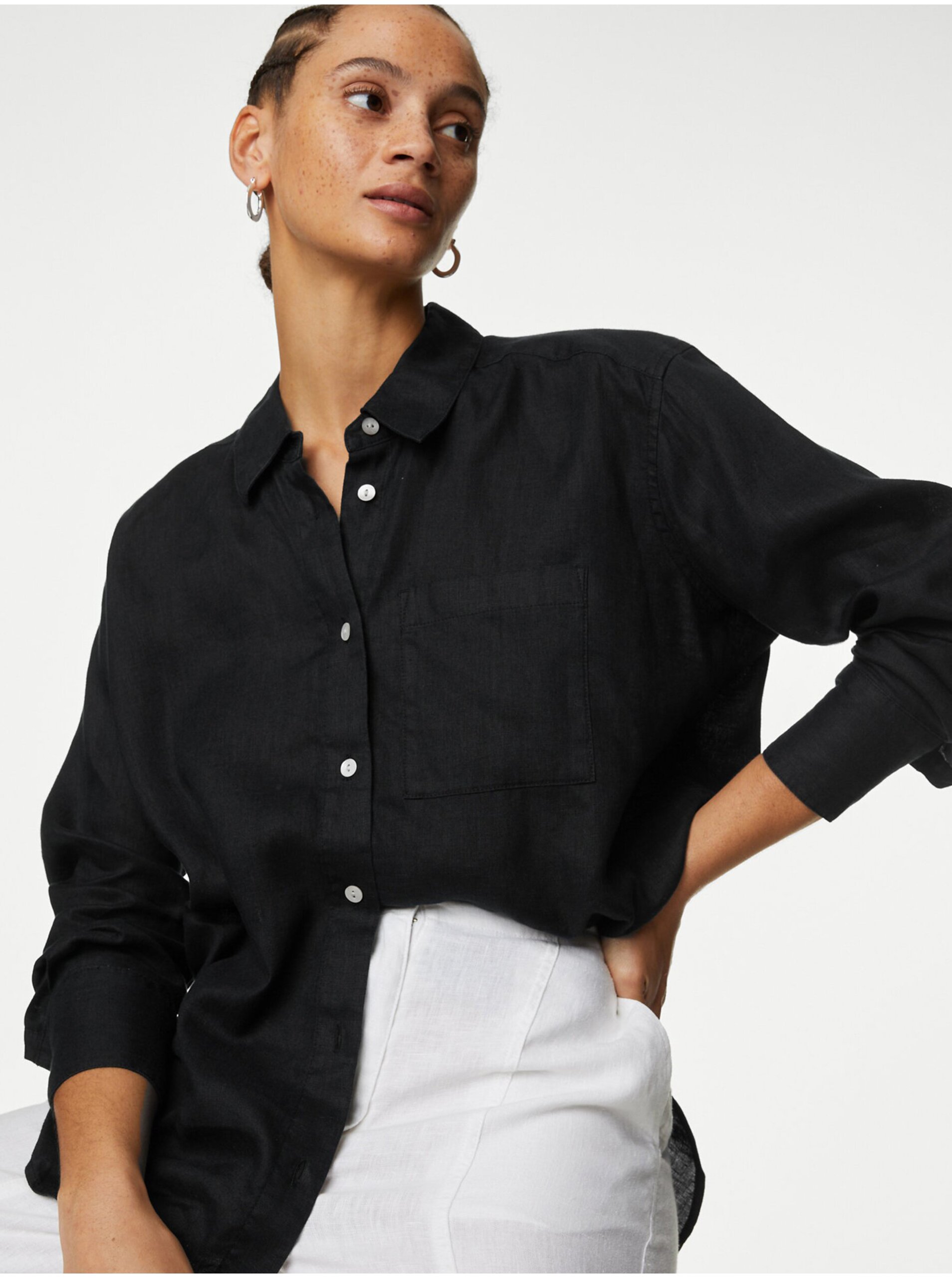 Lacno Čierna dámska ľanová košeľa Marks & Spencer