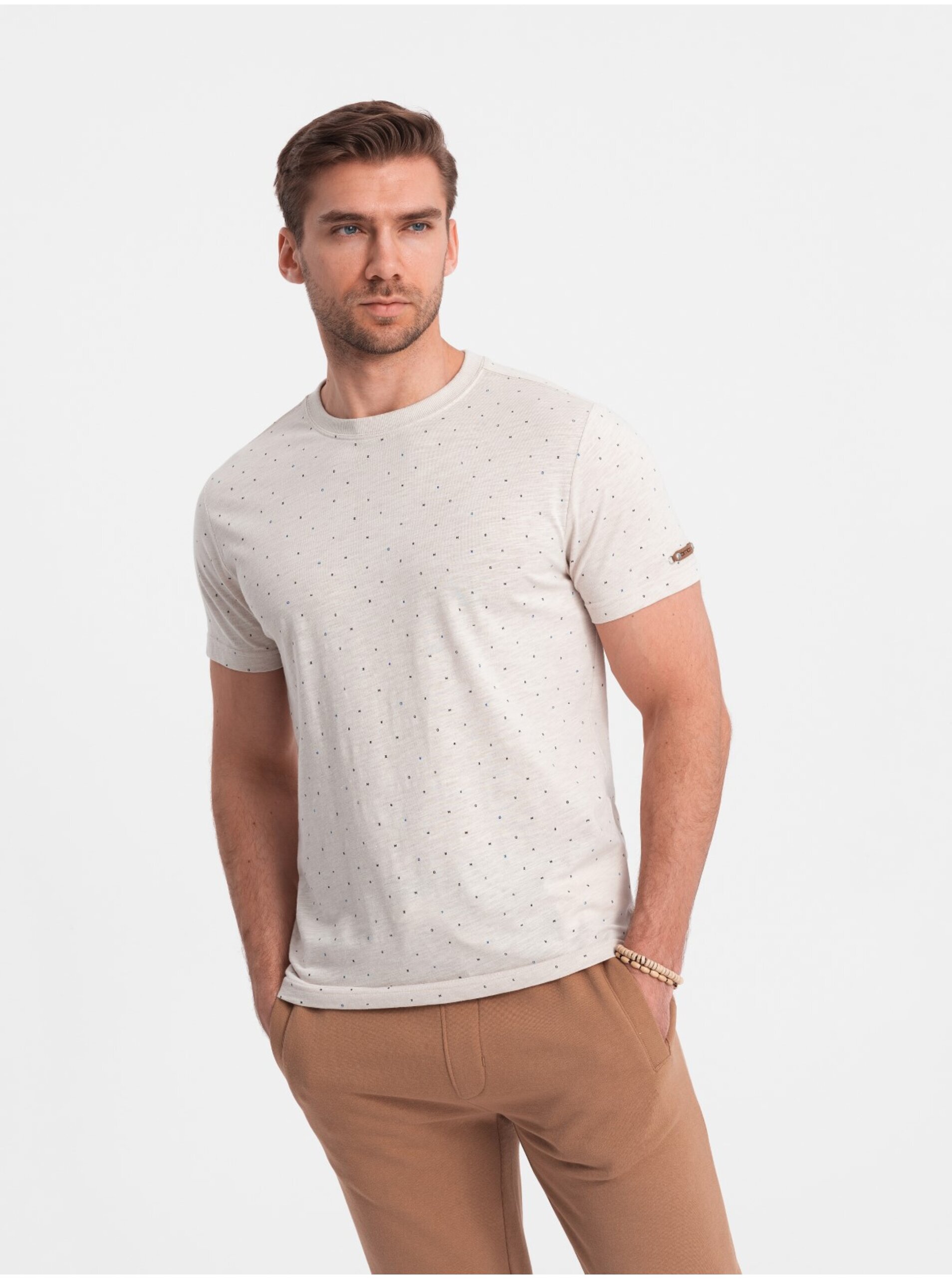 Lacno Béžové pánske vzorované tričko Ombre Clothing