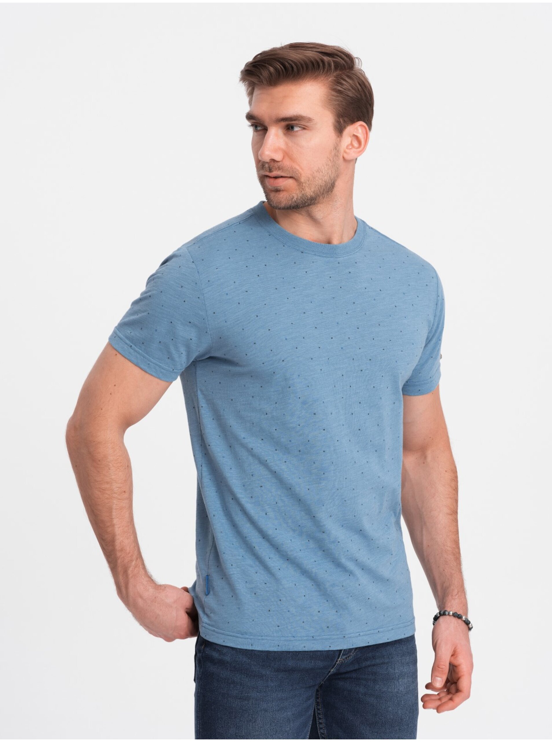 Levně Světle modré pánské vzorované tričko Ombre Clothing