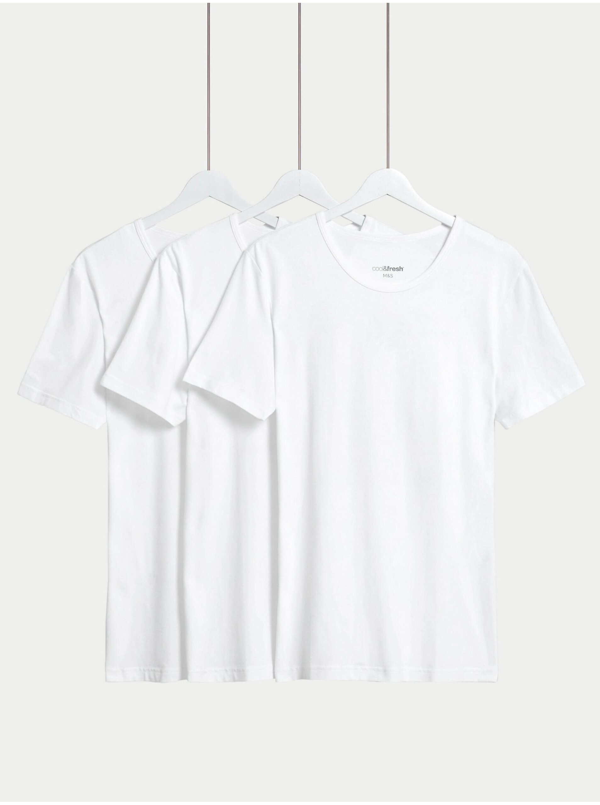 Levně Sada tří pánských basic triček v bílé barvě s technologií Cool & Fresh™ Marks & Spencer