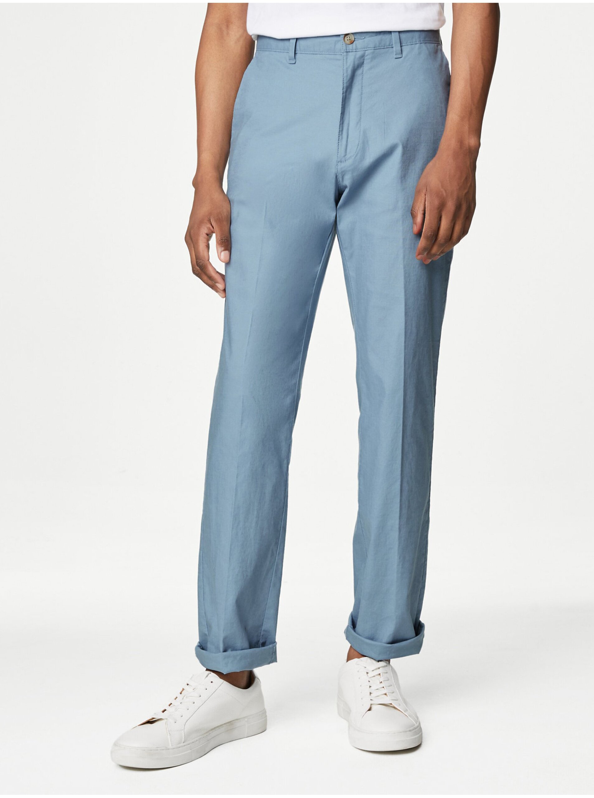 Levně Modré pánské chino kalhoty s příměsí lnu Marks & Spencer