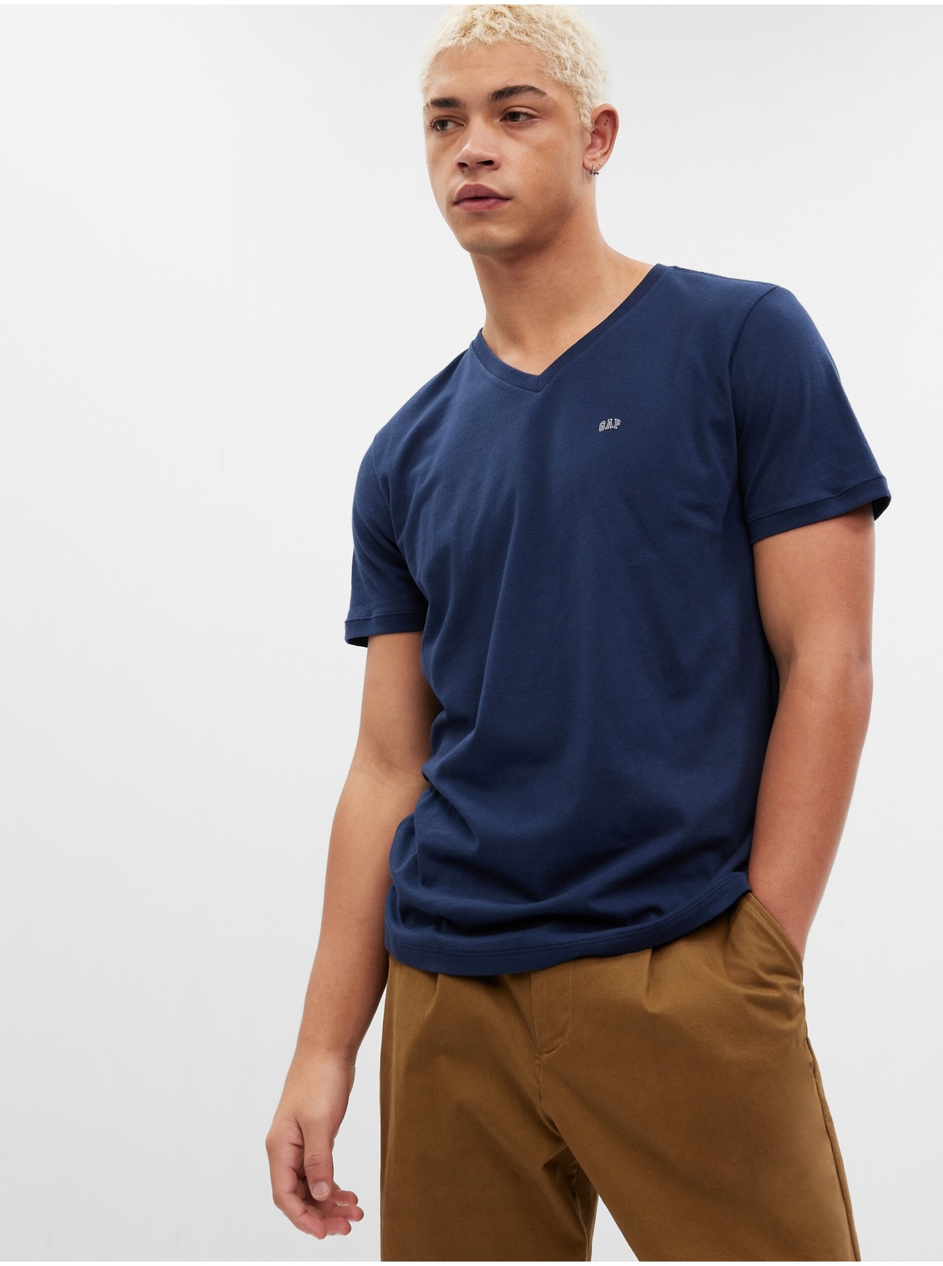 E-shop Tmavě modré pánské tričko GAP