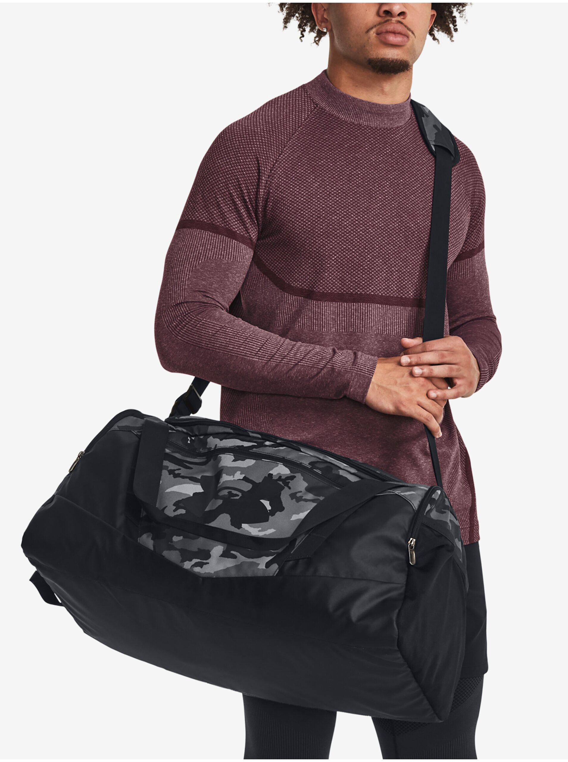 E-shop Černá sportovní taška Under Armour UA Undeniable 5.0 Duffle MD-BLK