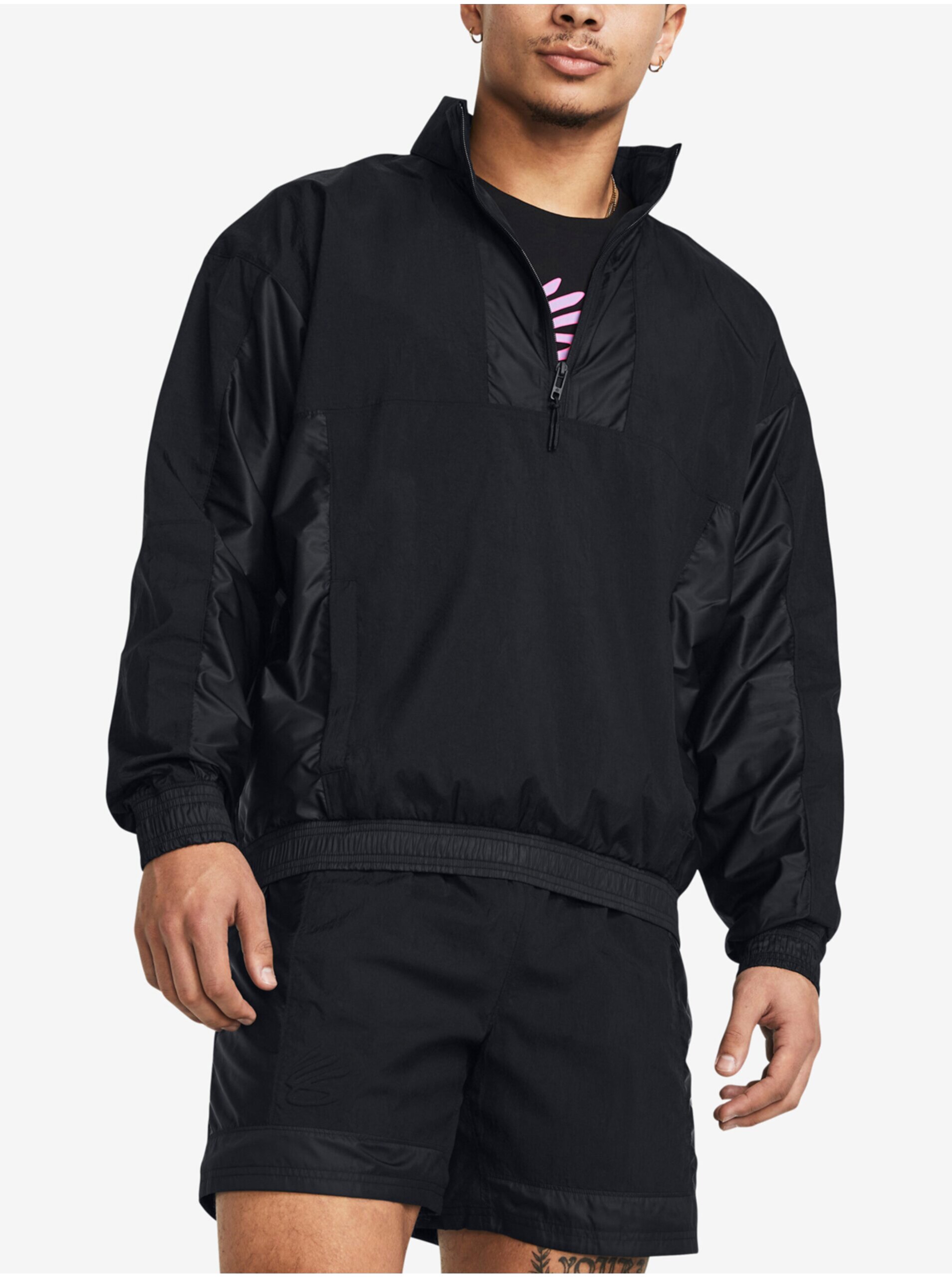 E-shop Černá pánská sportovní lehká bunda Under Armour Curry Woven Jacket