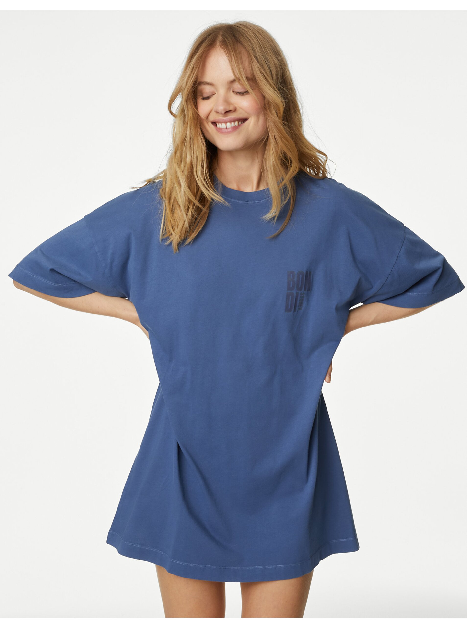 Levně Modré dámské tričko volného střihu Marks & Spencer