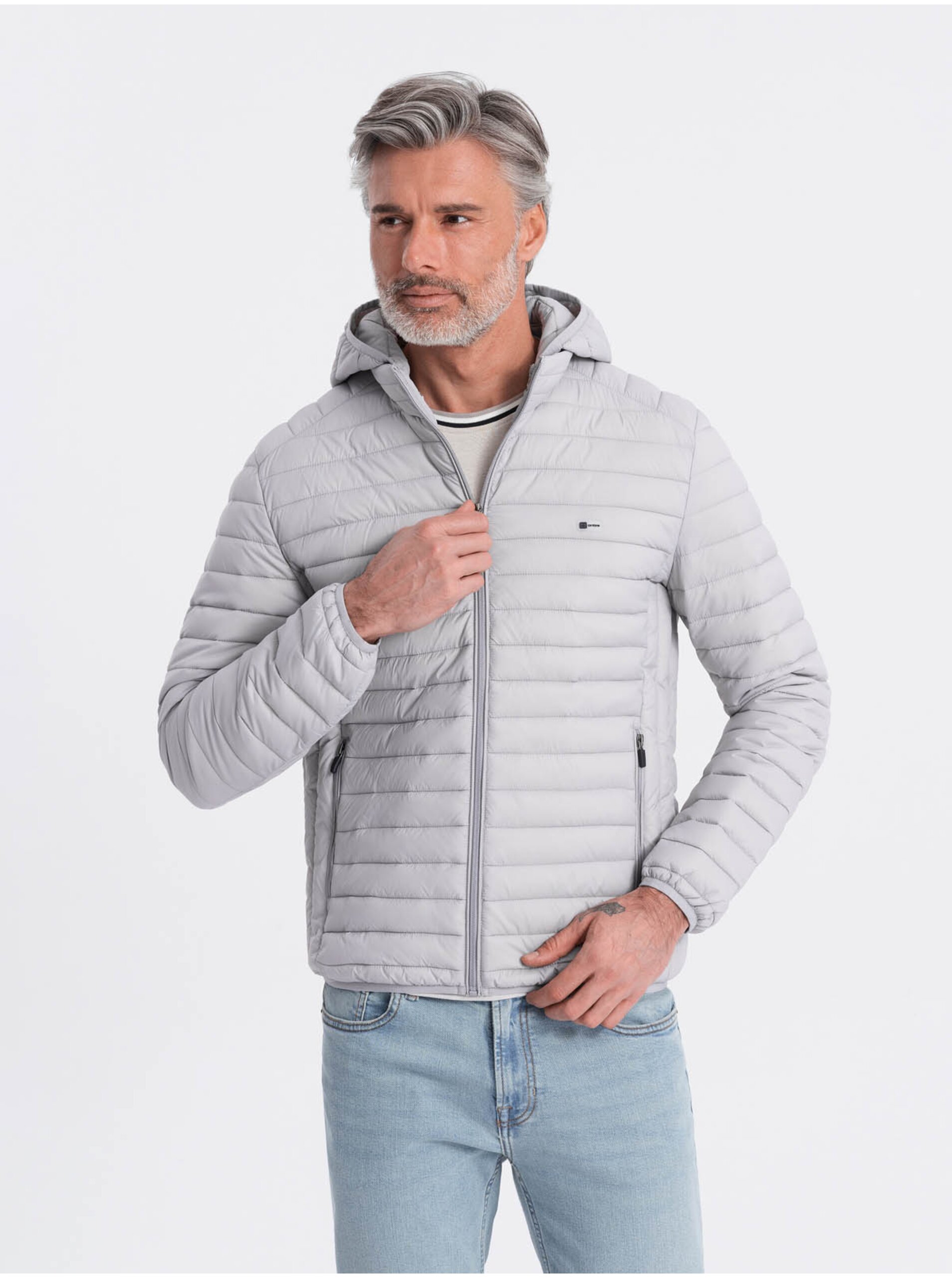 E-shop Světle šedá pánská lehká prošívaná bunda Ombre Clothing
