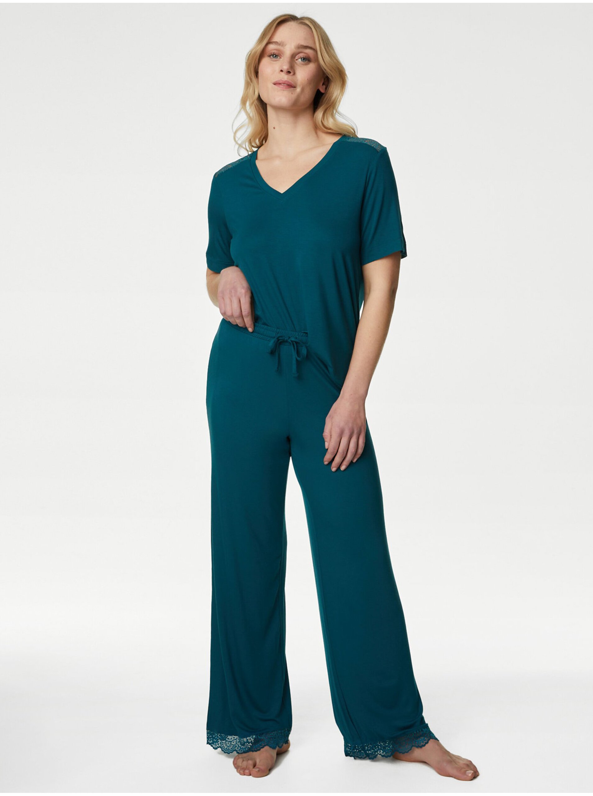 Levně Zelené dámské pyžamové kalhoty s širokými nohavicemi a technologií Body Soft™ Marks & Spencer