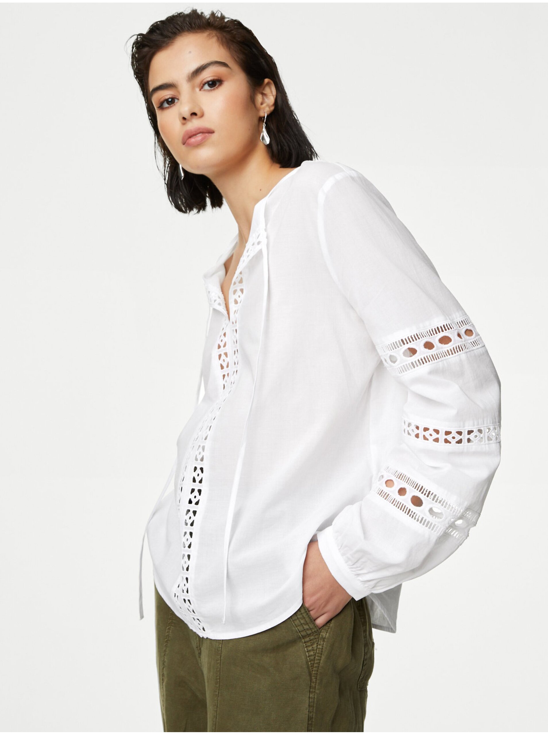 E-shop Bílá dámská halenka z čisté bavlny Marks & Spencer