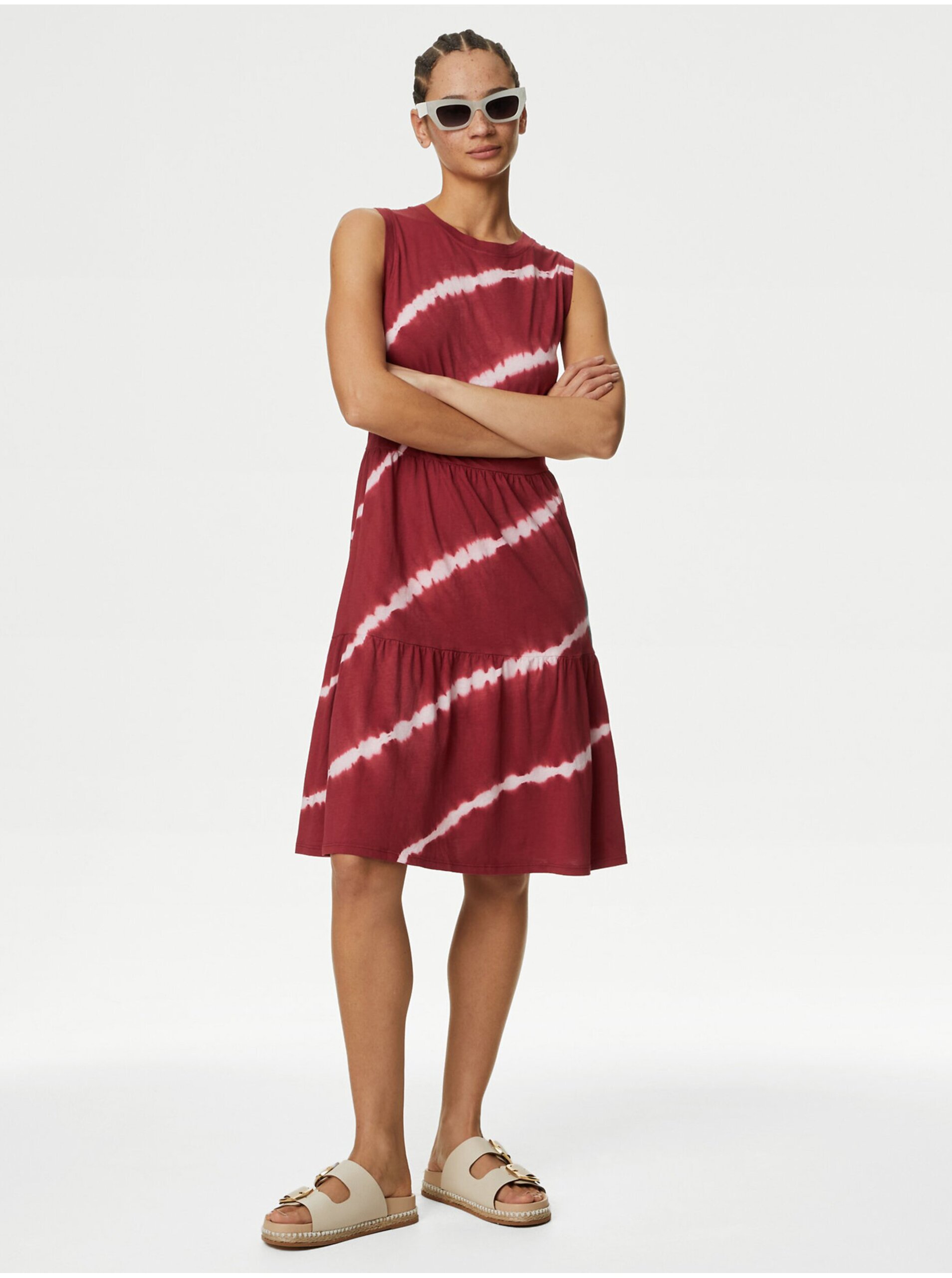 Levně Červené dámské vzorované šaty s volánem Marks & Spencer