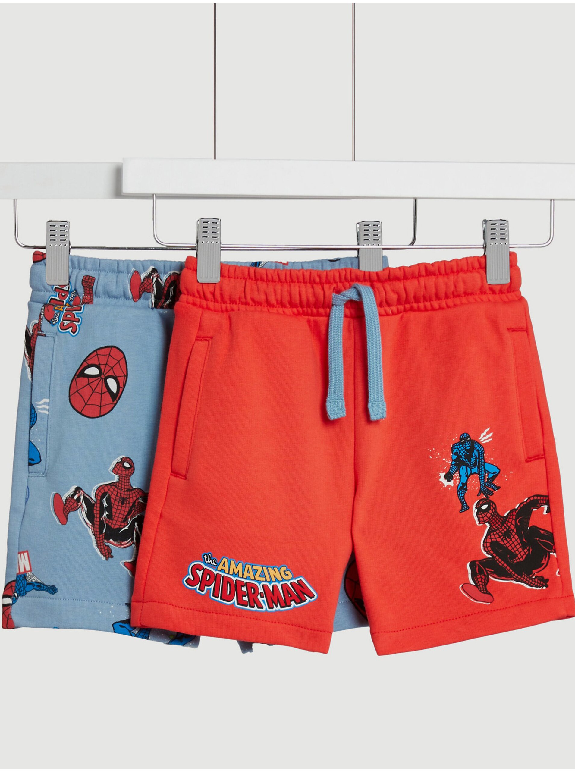 Levně Sada dvou klučičích kraťasů v červené a světle modré barvě s motivem Marks & Spencer Spider-Man™