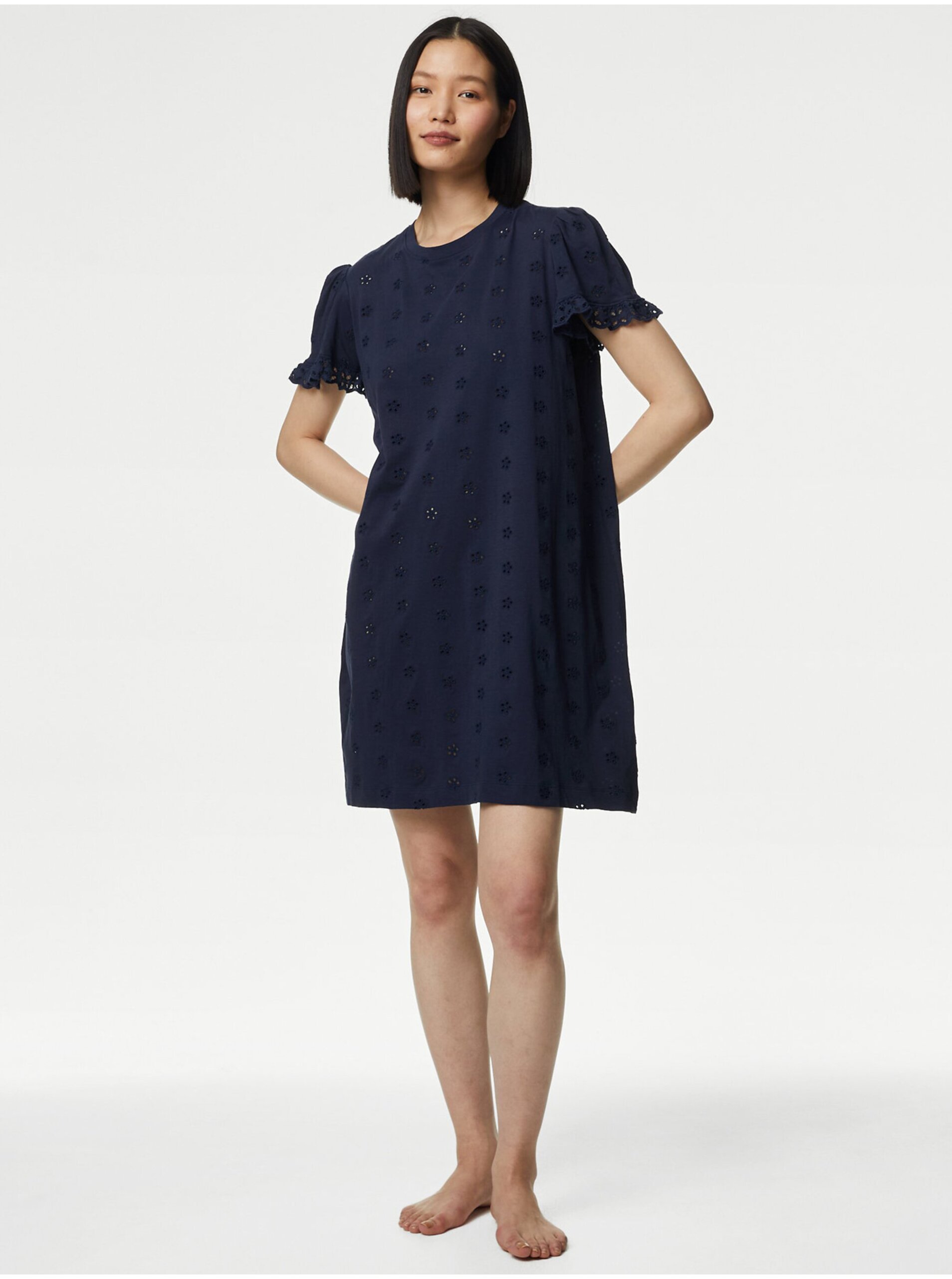 E-shop Tmavomodrá dámska nočná košeľa s výšivkou Marks & Spencer