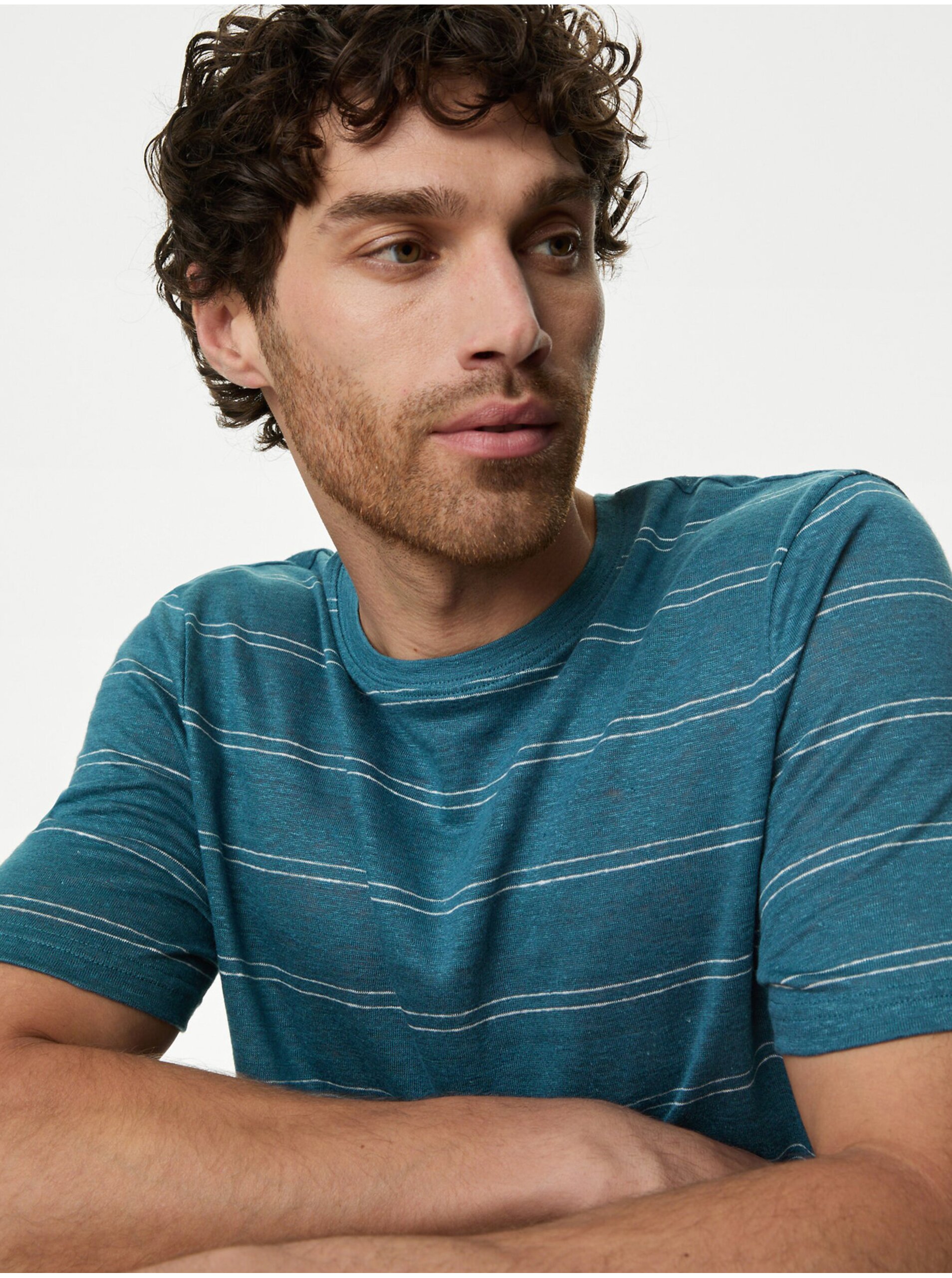 Levně Modré pánské pruhované tričko s vysokým podílem lnu Marks & Spencer