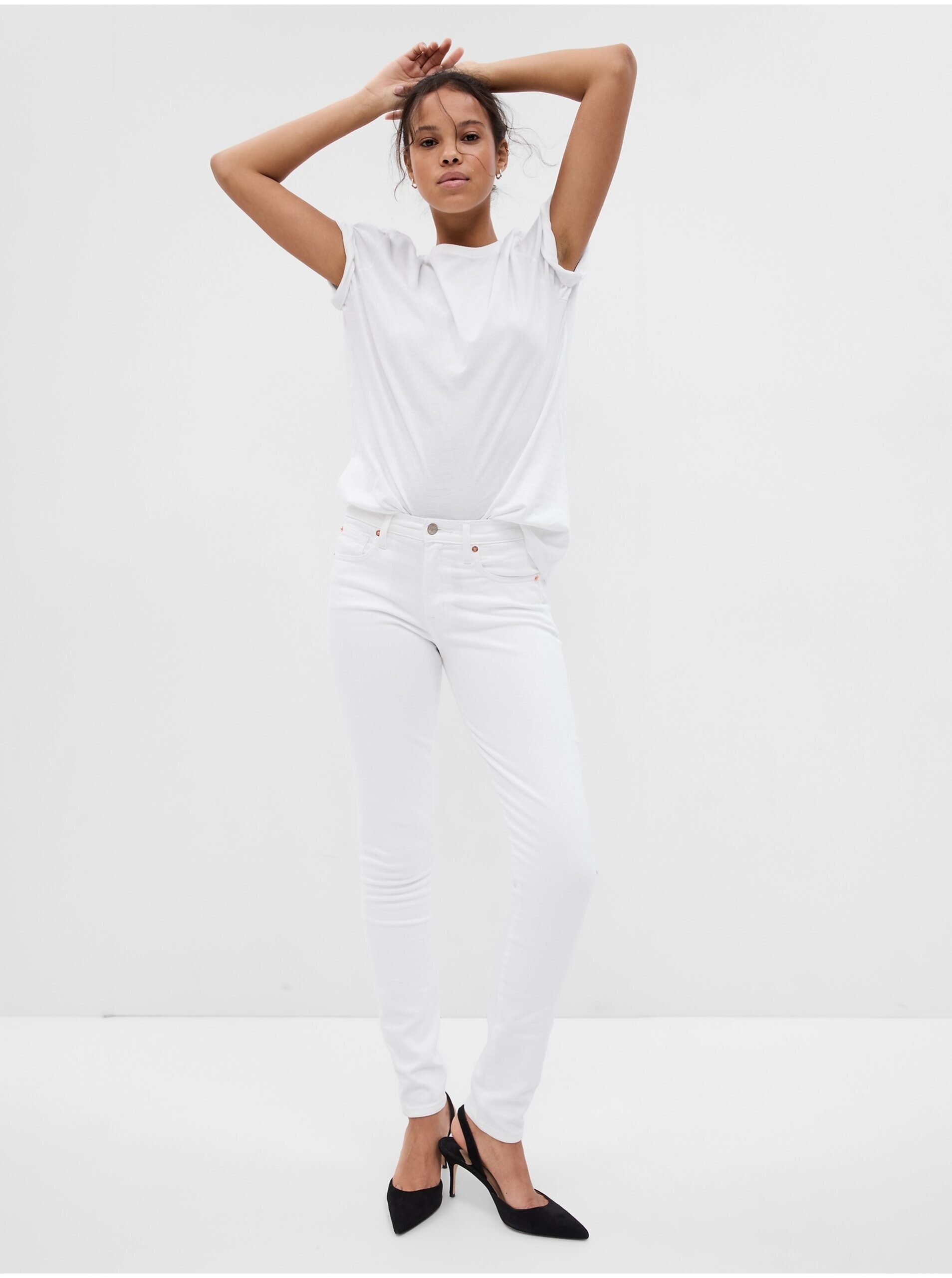 E-shop Biele dámske skinny fit džínsy GAP