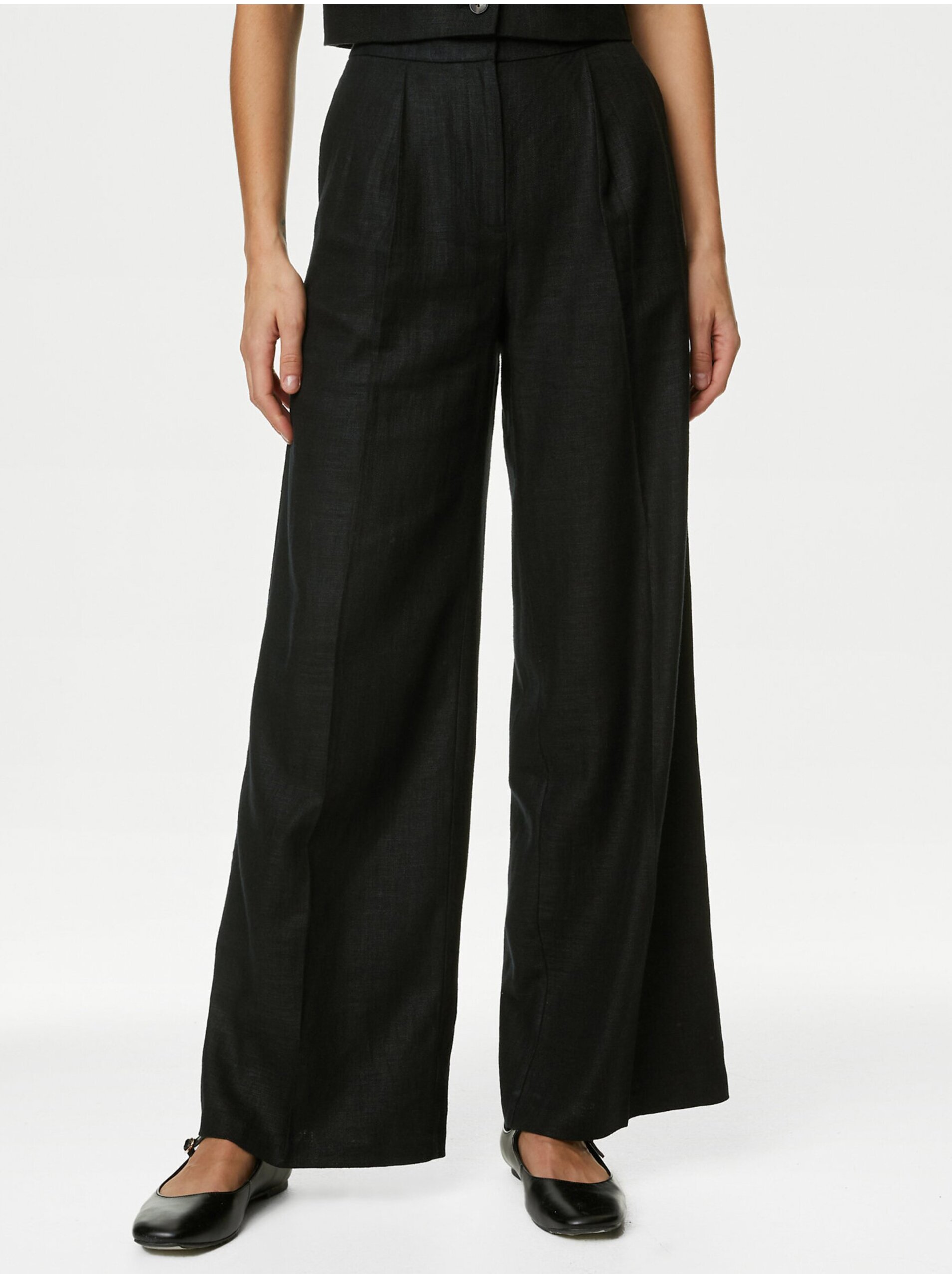 Levně Černé dámské kalhoty se širokými nohavicemi Marks & Spencer