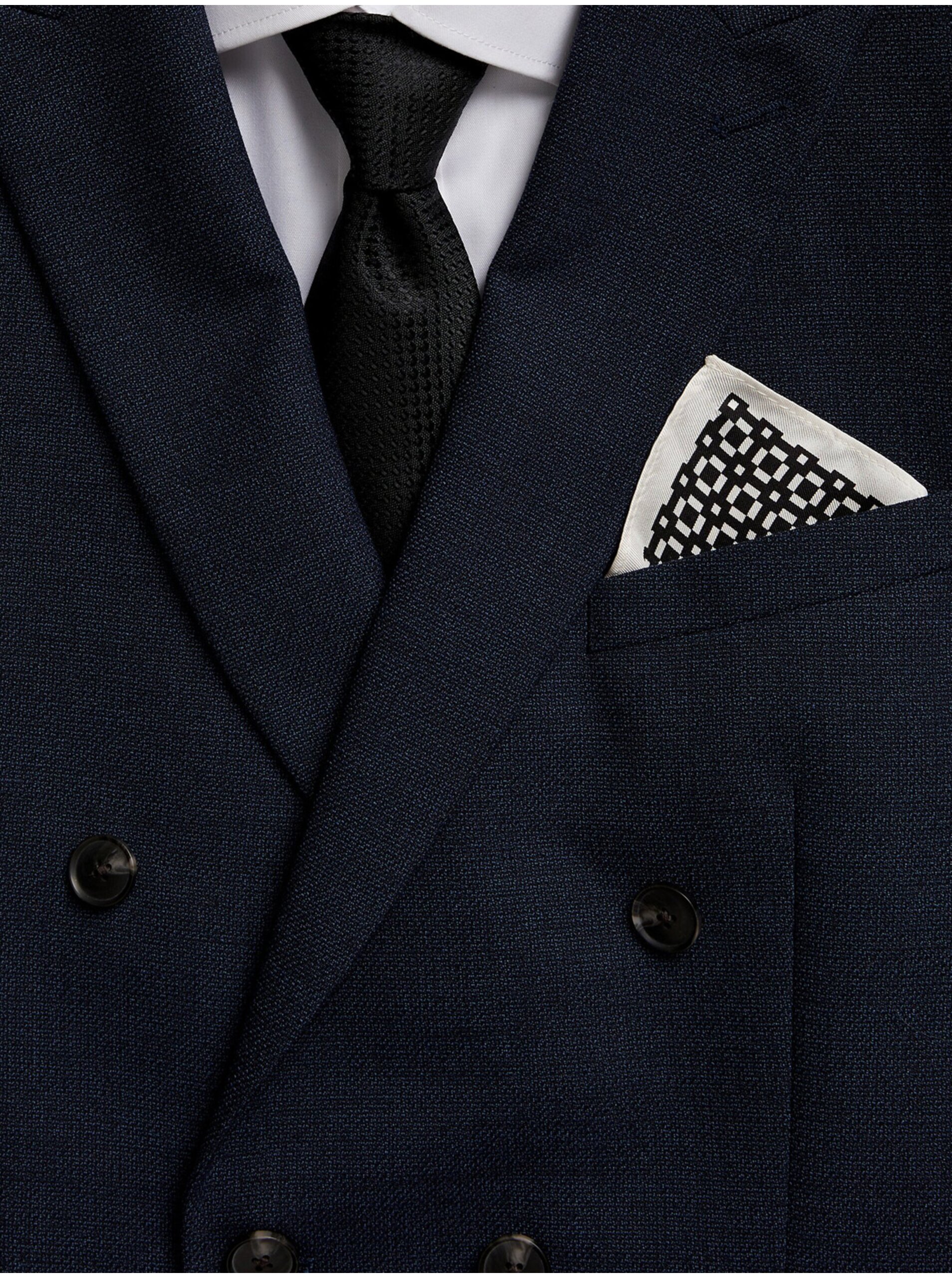 Levně Pánská sada hedvábného klopového kapesníku a kravaty v bílé a černé barvě Marks & Spencer