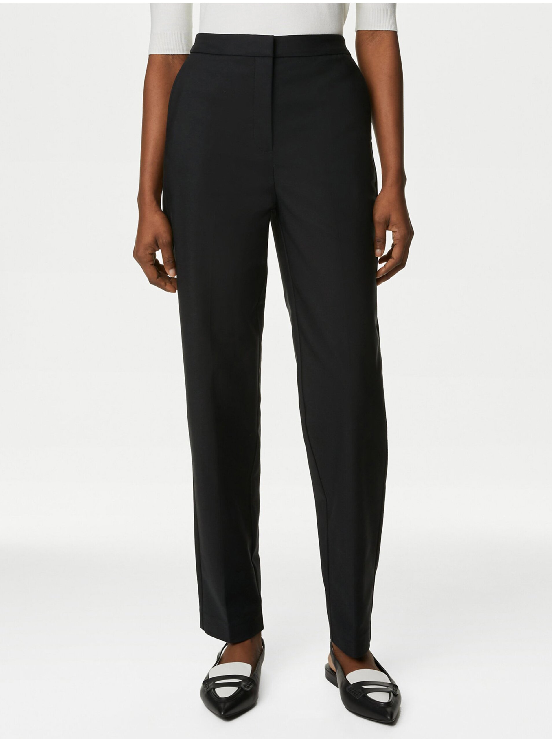 Levně Černé dámské zkrácené kalhoty Marks & Spencer