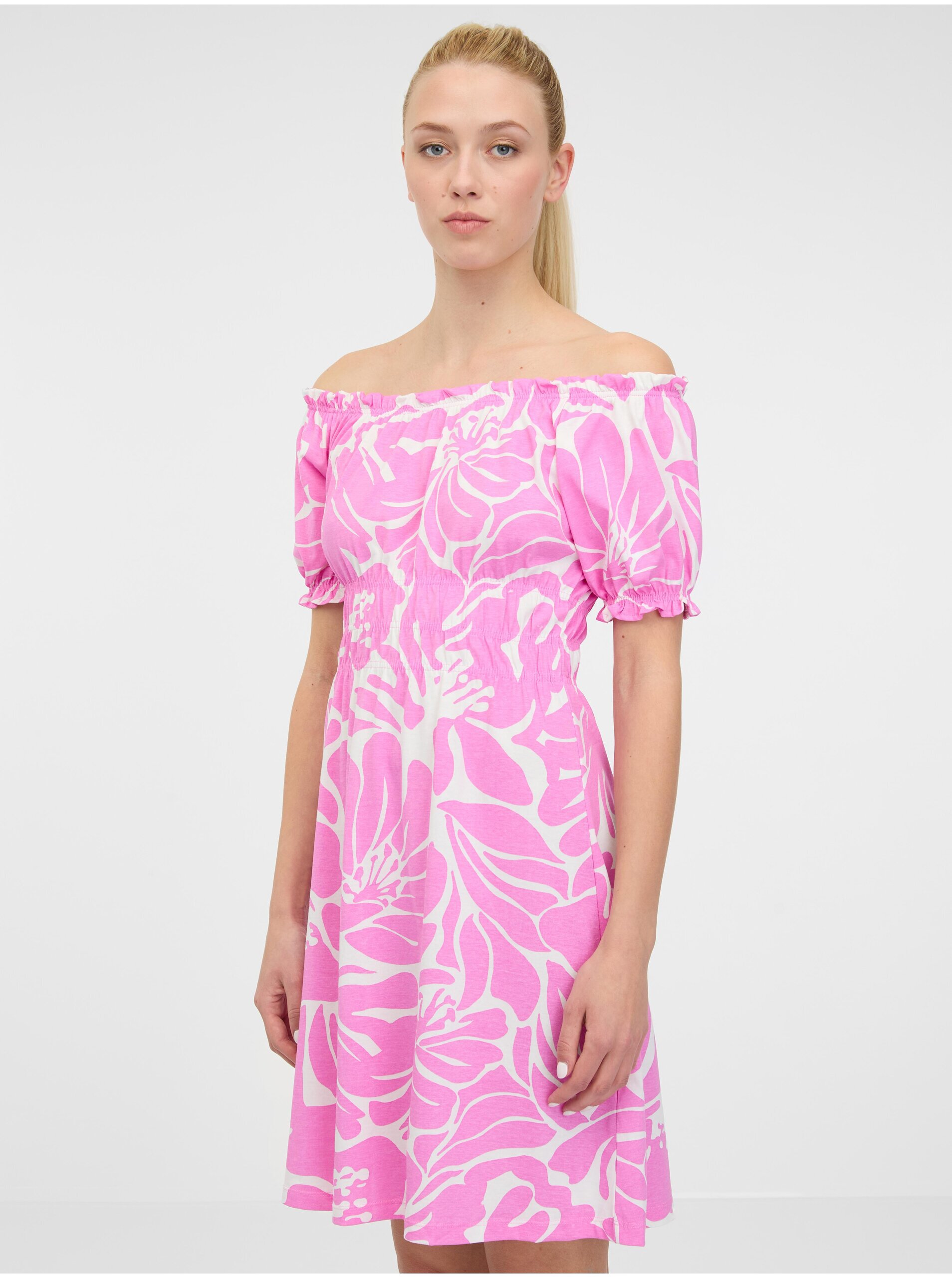 Levně Světle růžové dámské vzorované šaty ORSAY