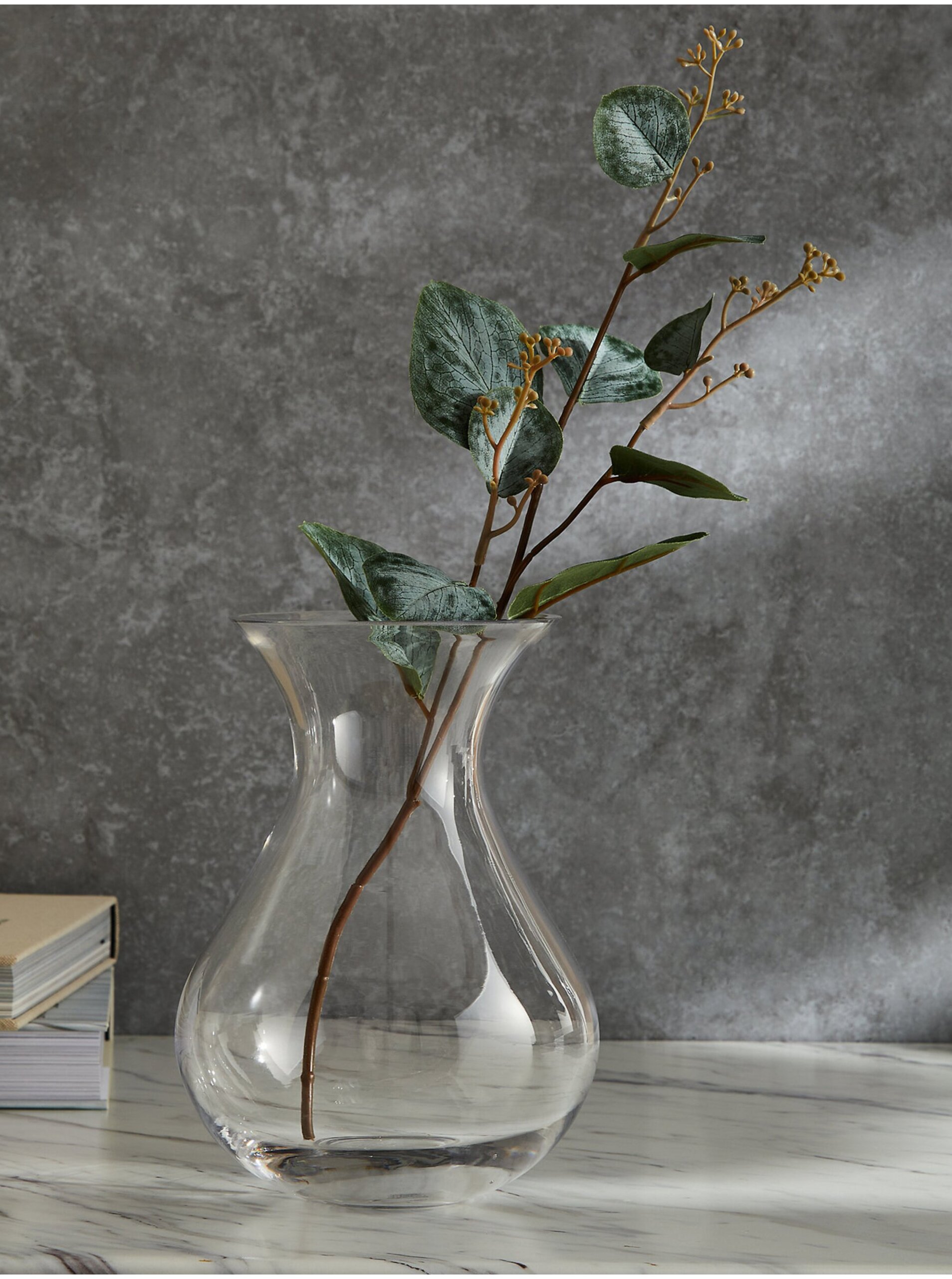 Levně Skleněná váza na kytice Marks & Spencer