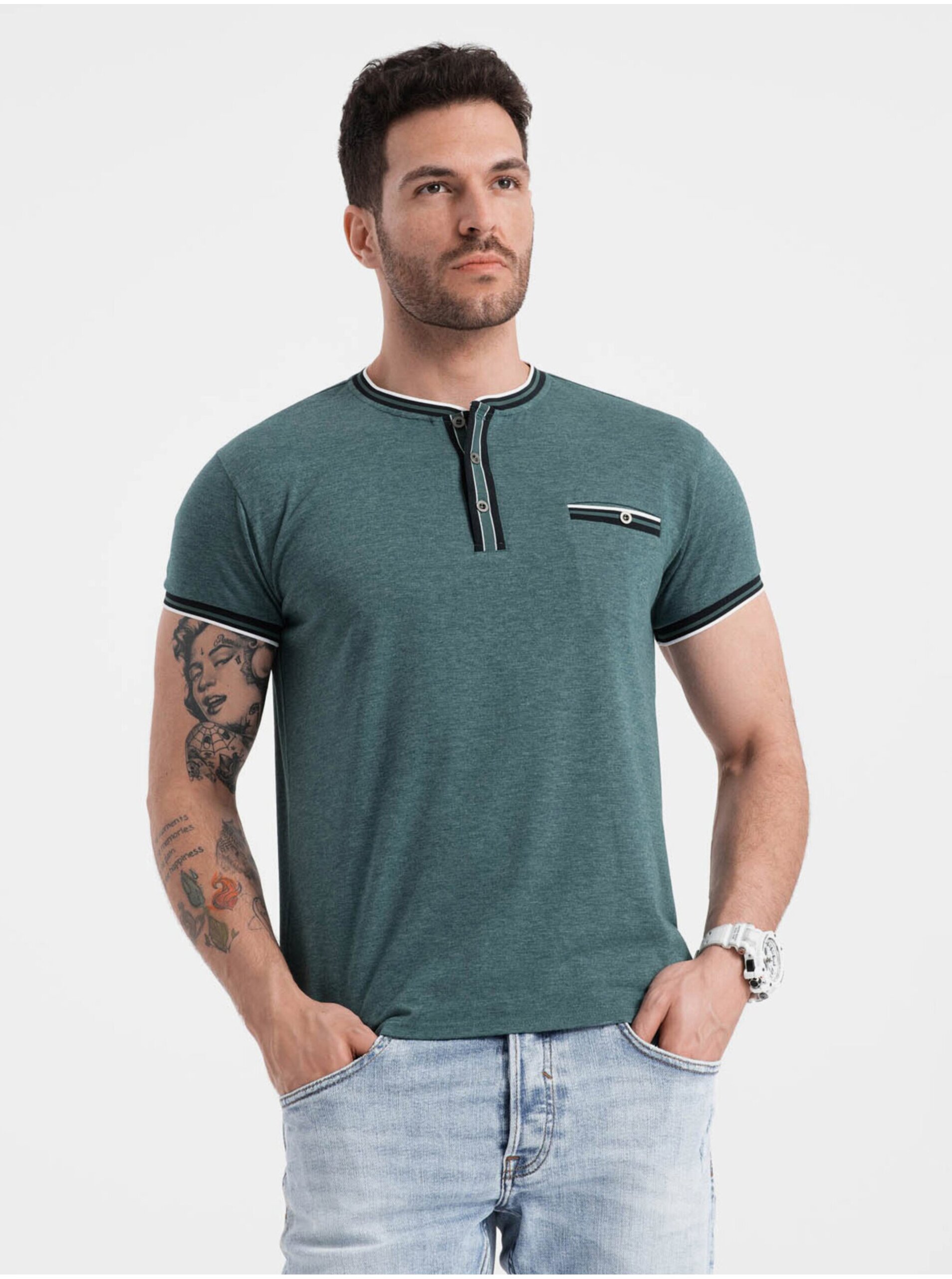 Levně Tmavě zelené pánské tričko s knoflíky Ombre Clothing