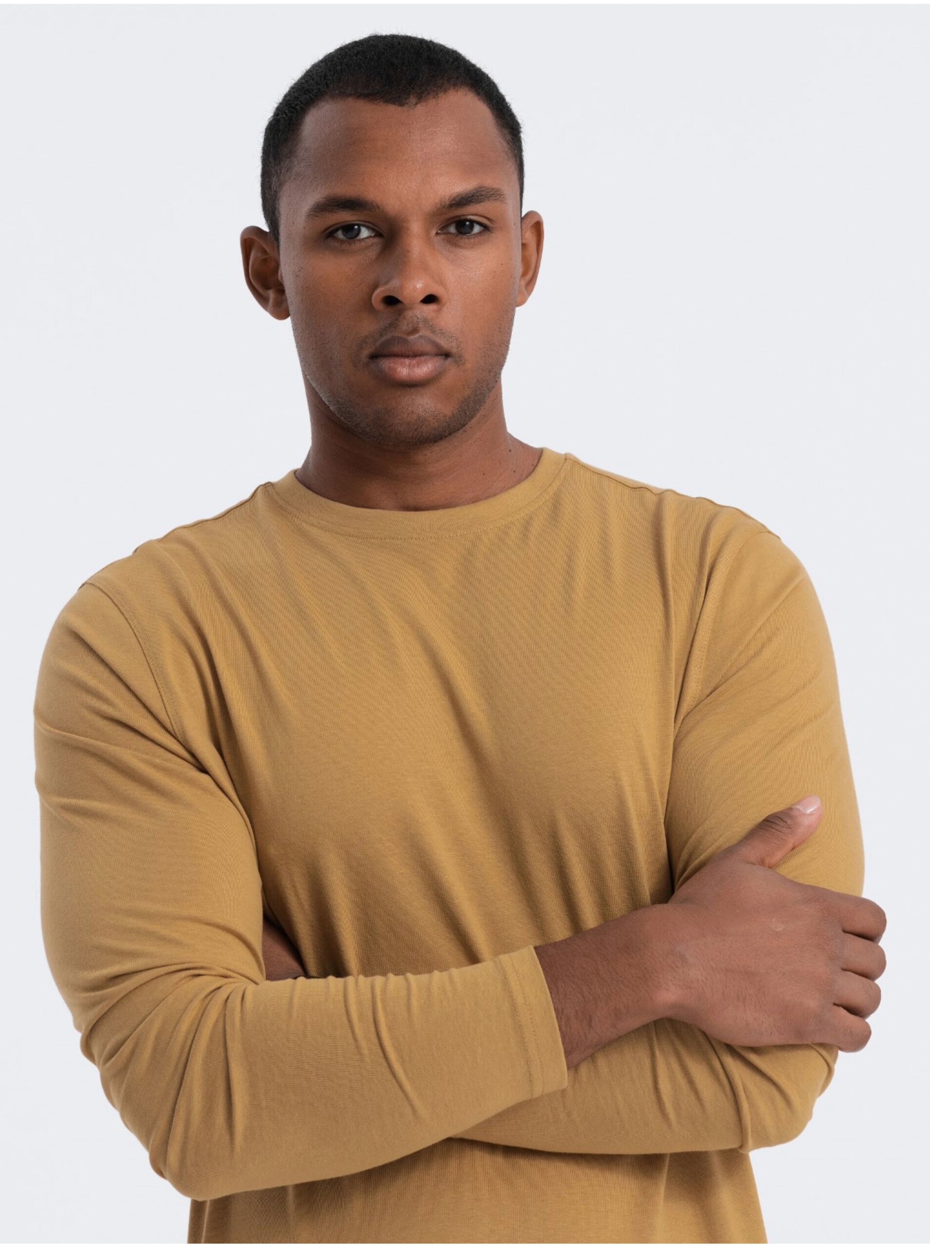 Hořčicové pánské basic tričko Ombre Clothing