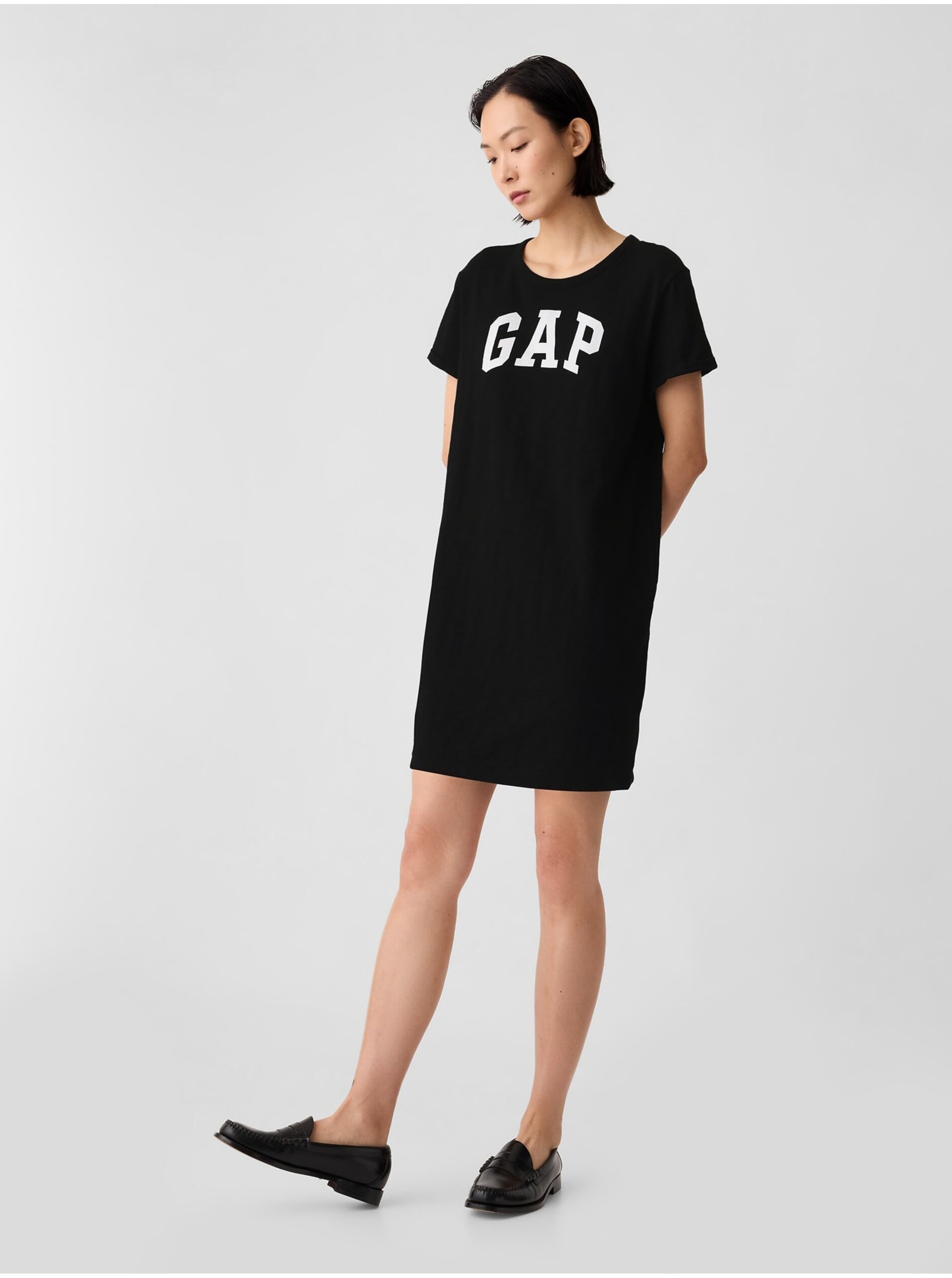 Levně Černé dámské tričkové šaty GAP